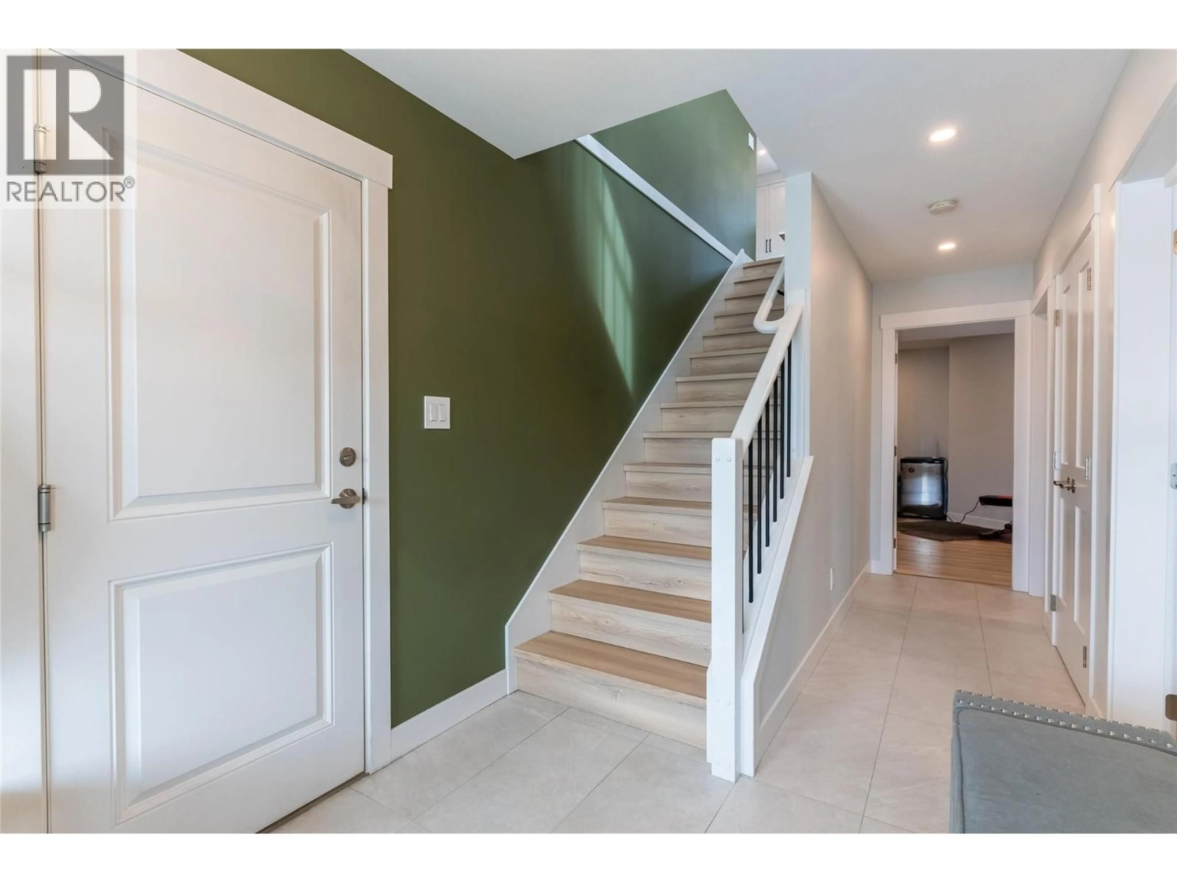 Indoor entryway for 503 POPLAR DRIVE, Logan Lake British Columbia V0K1W0