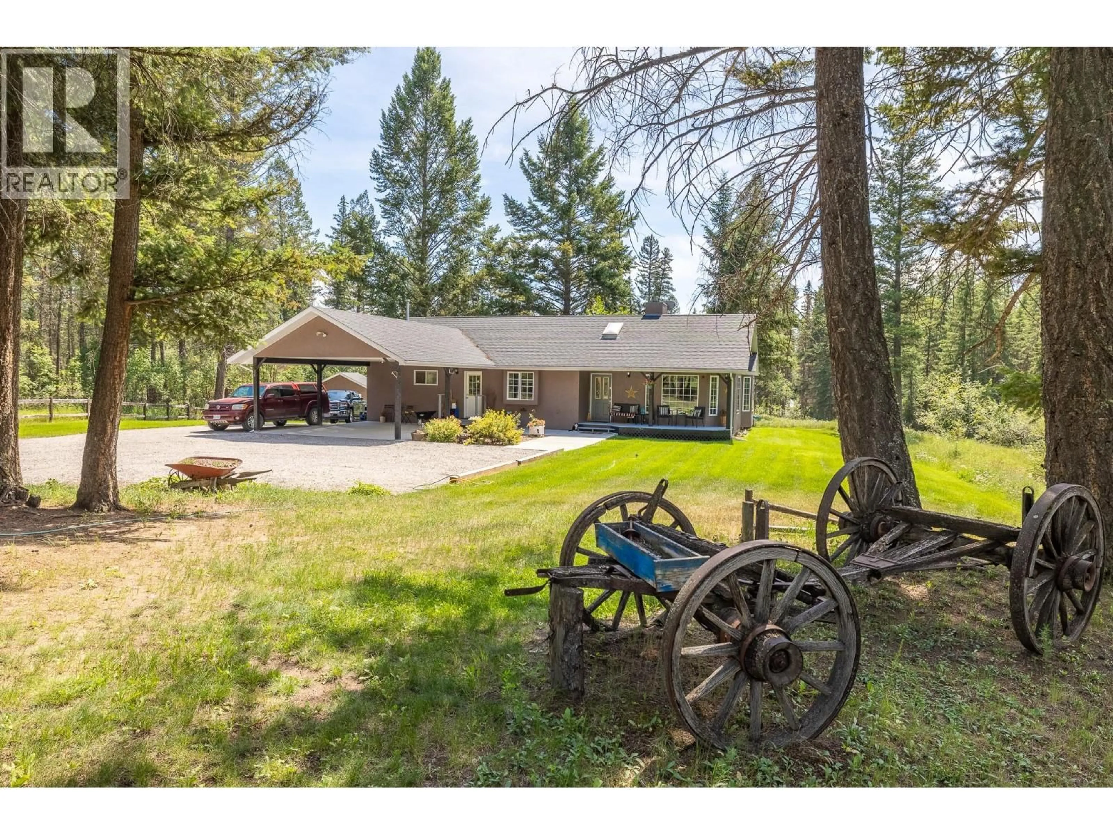 A pic from outside/outdoor area/front of a property/back of a property/a pic from drone, unknown for 4814 LAKE ROAD, Windermere British Columbia V0B2L2
