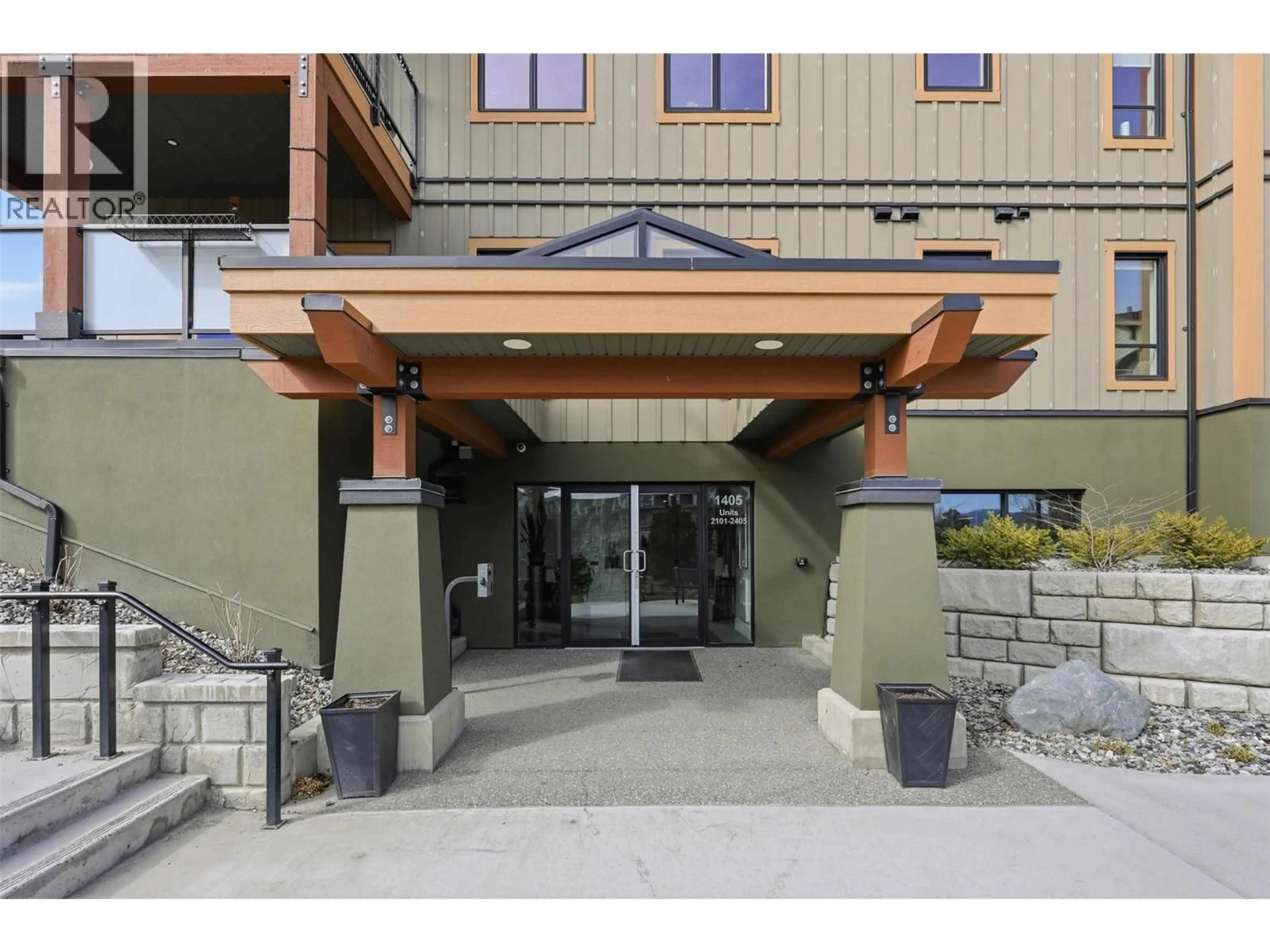 Indoor foyer for 2103 - 1405 SPRINGHILL DRIVE, Kamloops British Columbia V2C0B4