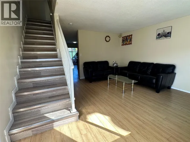 11 - 6370 PARK DRIVE, Oliver 2