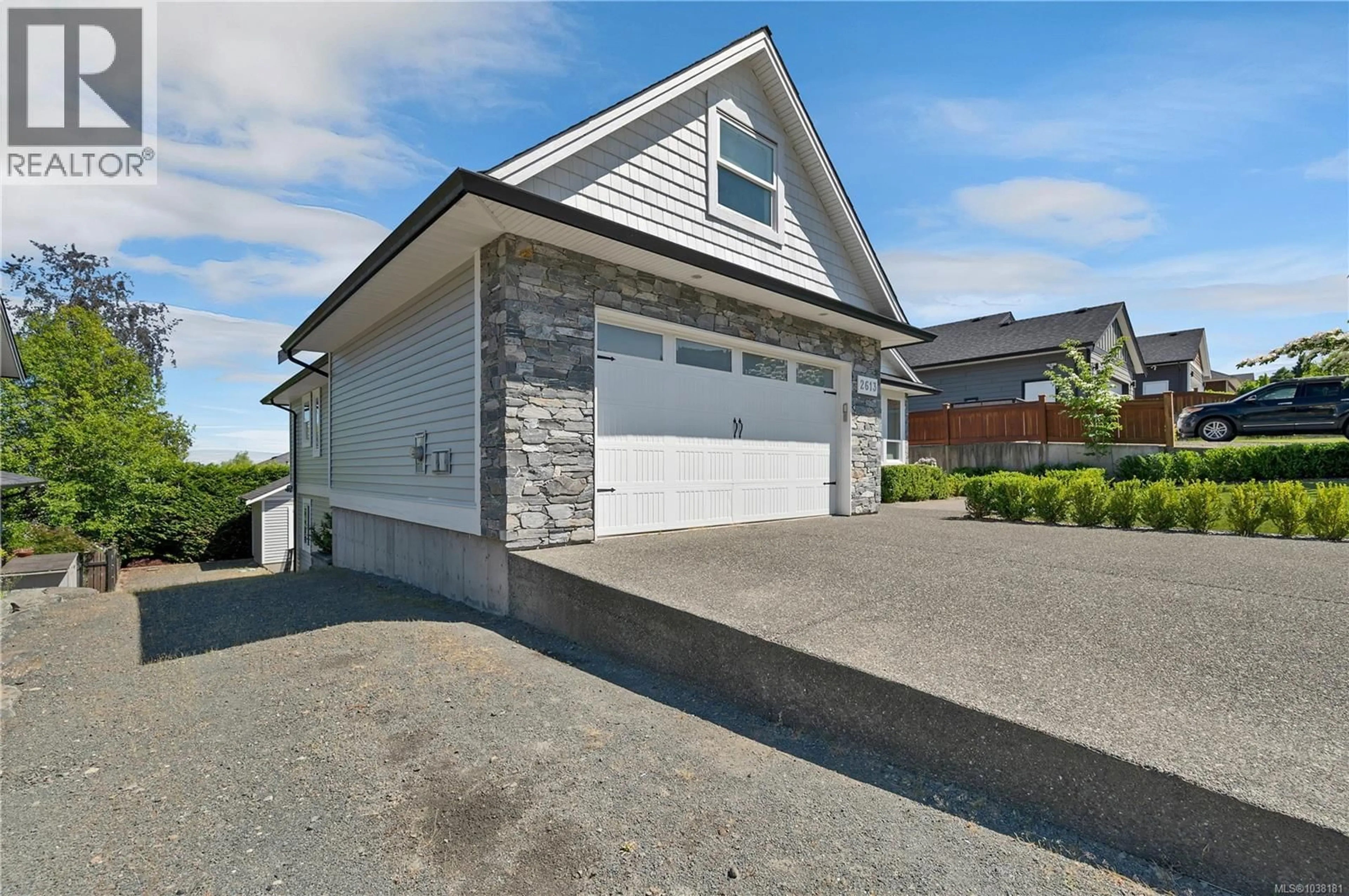 Indoor garage for 2613 SUNDERLAND ROAD, Campbell River British Columbia V9H0C9