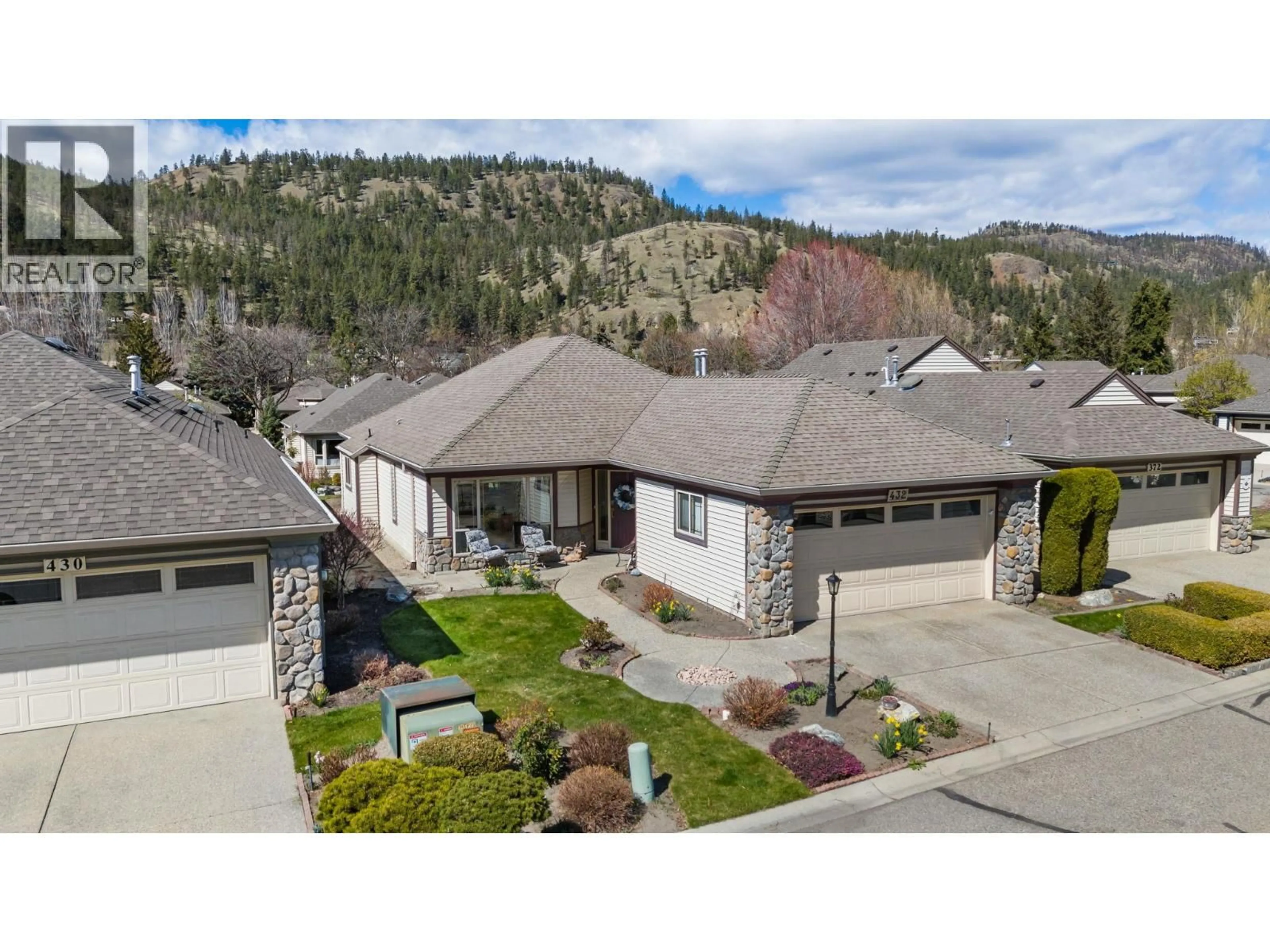 A pic from outside/outdoor area/front of a property/back of a property/a pic from drone, mountain view for 432 - 550 YATES ROAD, Kelowna British Columbia V1V1Z4