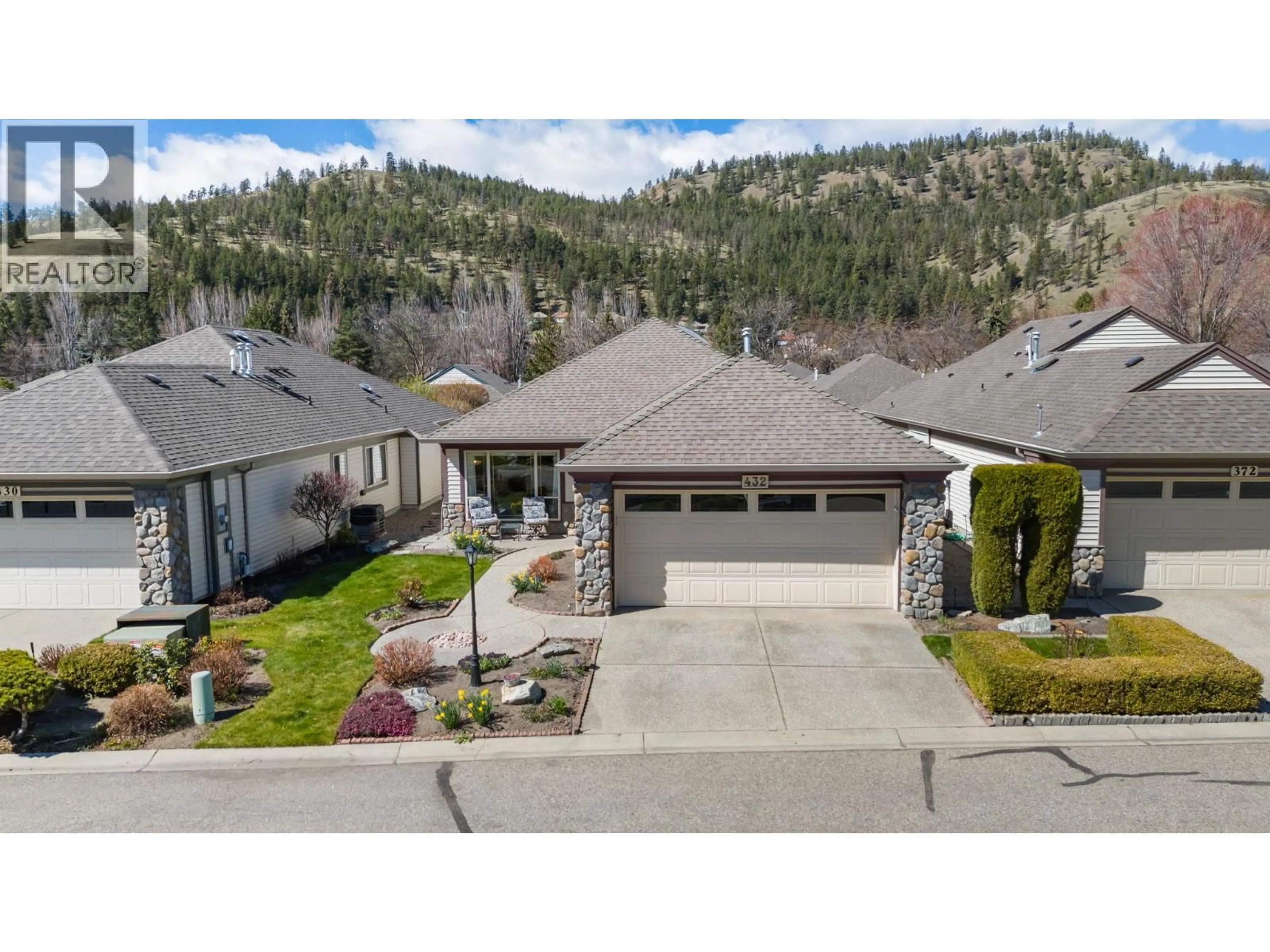 A pic from outside/outdoor area/front of a property/back of a property/a pic from drone, mountain view for 432 - 550 YATES ROAD, Kelowna British Columbia V1V1Z4