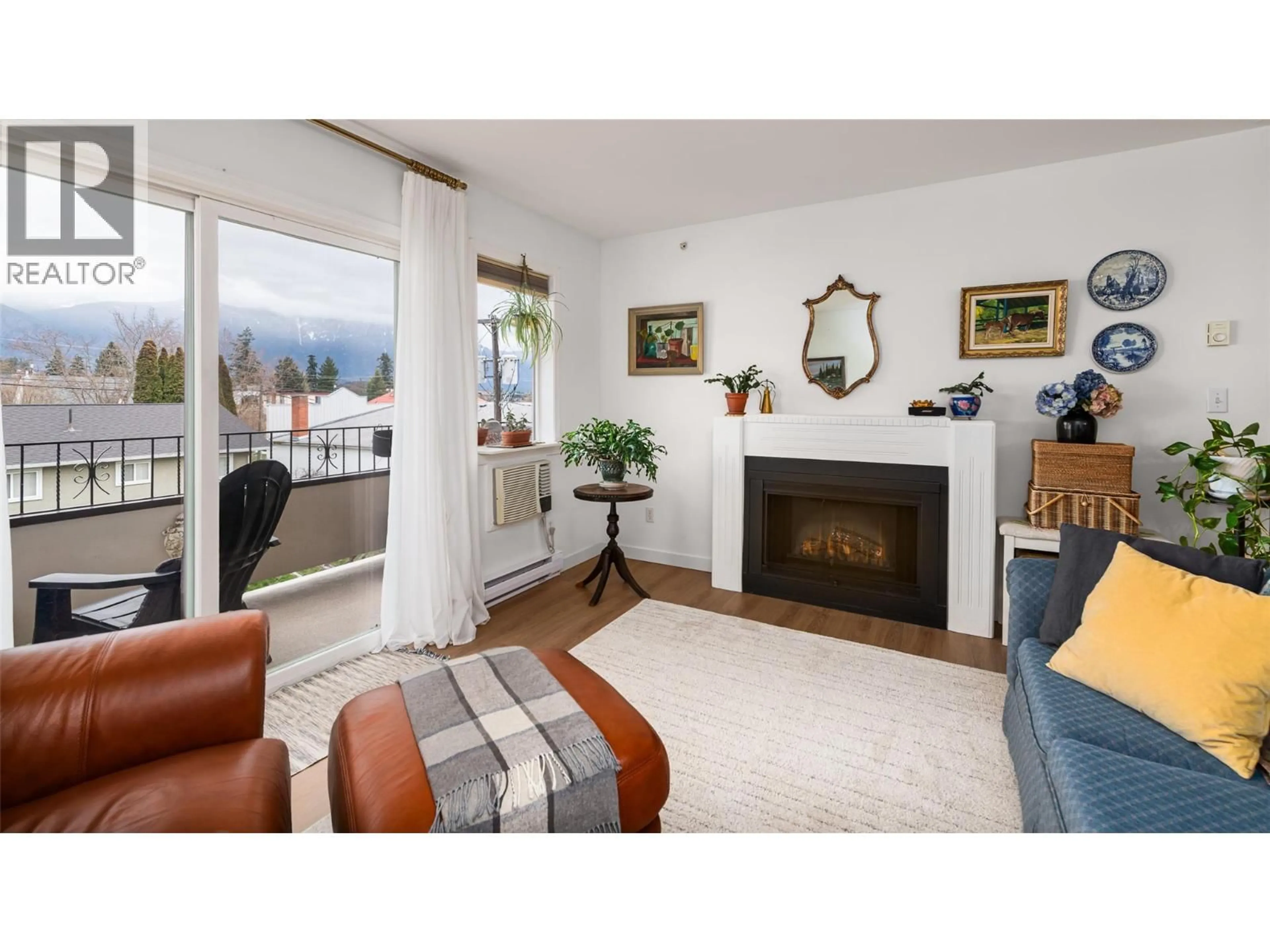 Living room with furniture, unknown for 403 - 914 VANCOUVER STREET, Creston British Columbia V0B1G4