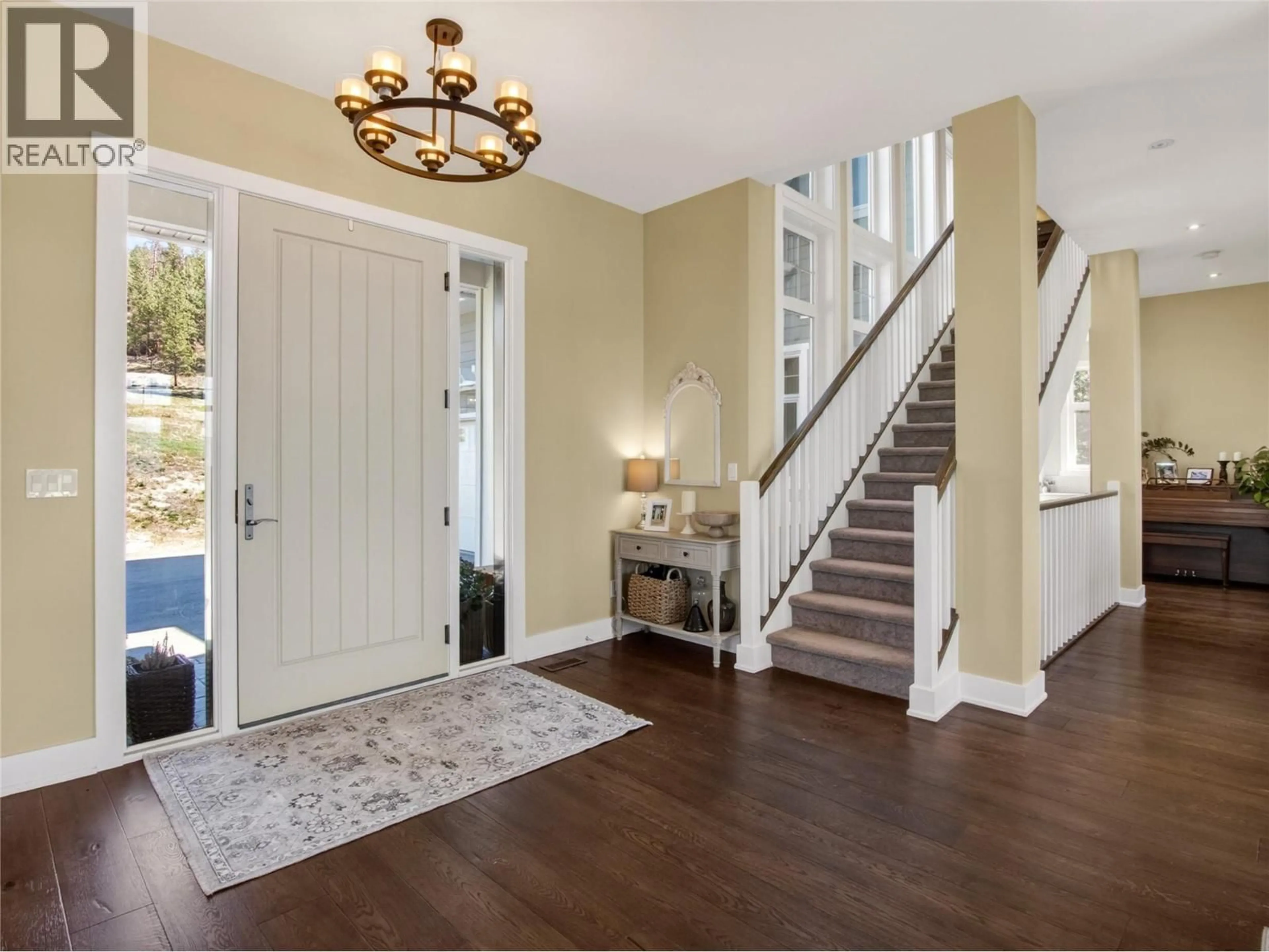 Indoor entryway for 1276 RIDDLE ROAD, Penticton British Columbia V2A8X2