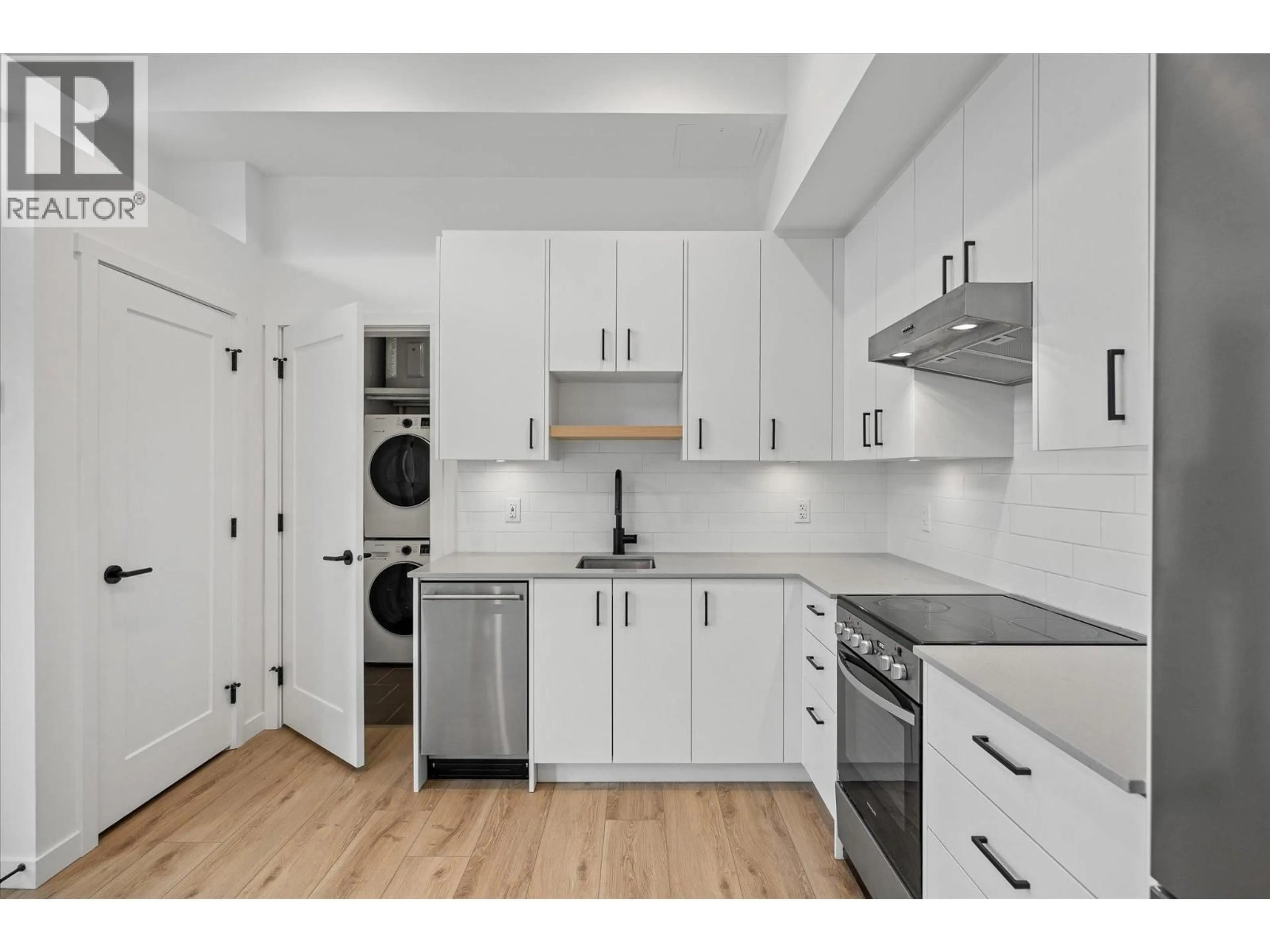Standard kitchen, unknown for 105B - 660 CAWSTON AVENUE, Kelowna British Columbia V1Y9M1