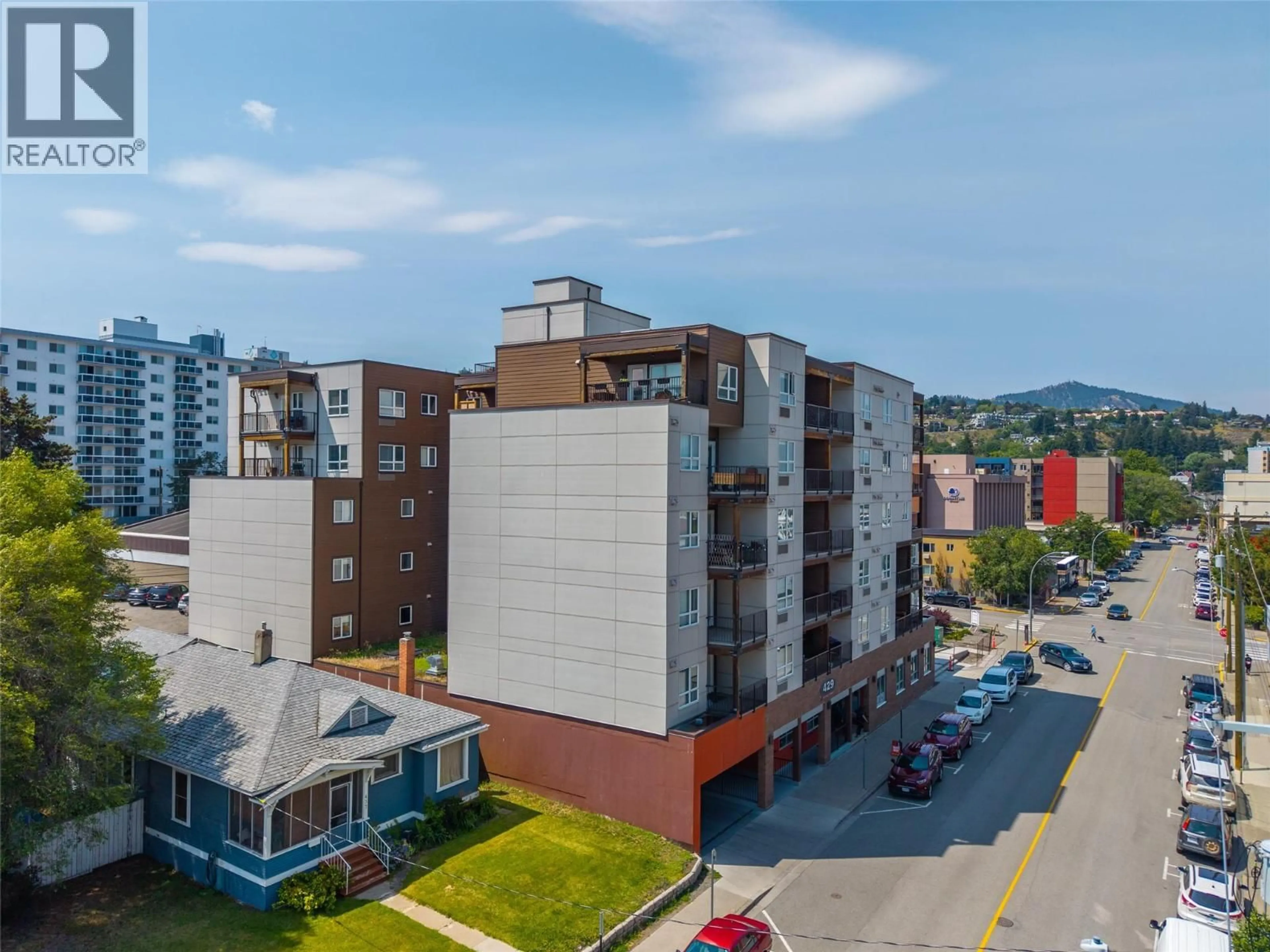A pic from outside/outdoor area/front of a property/back of a property/a pic from drone, city buildings view from balcony for 402 - 429 ST. PAUL STREET, Kamloops British Columbia V2C2J7