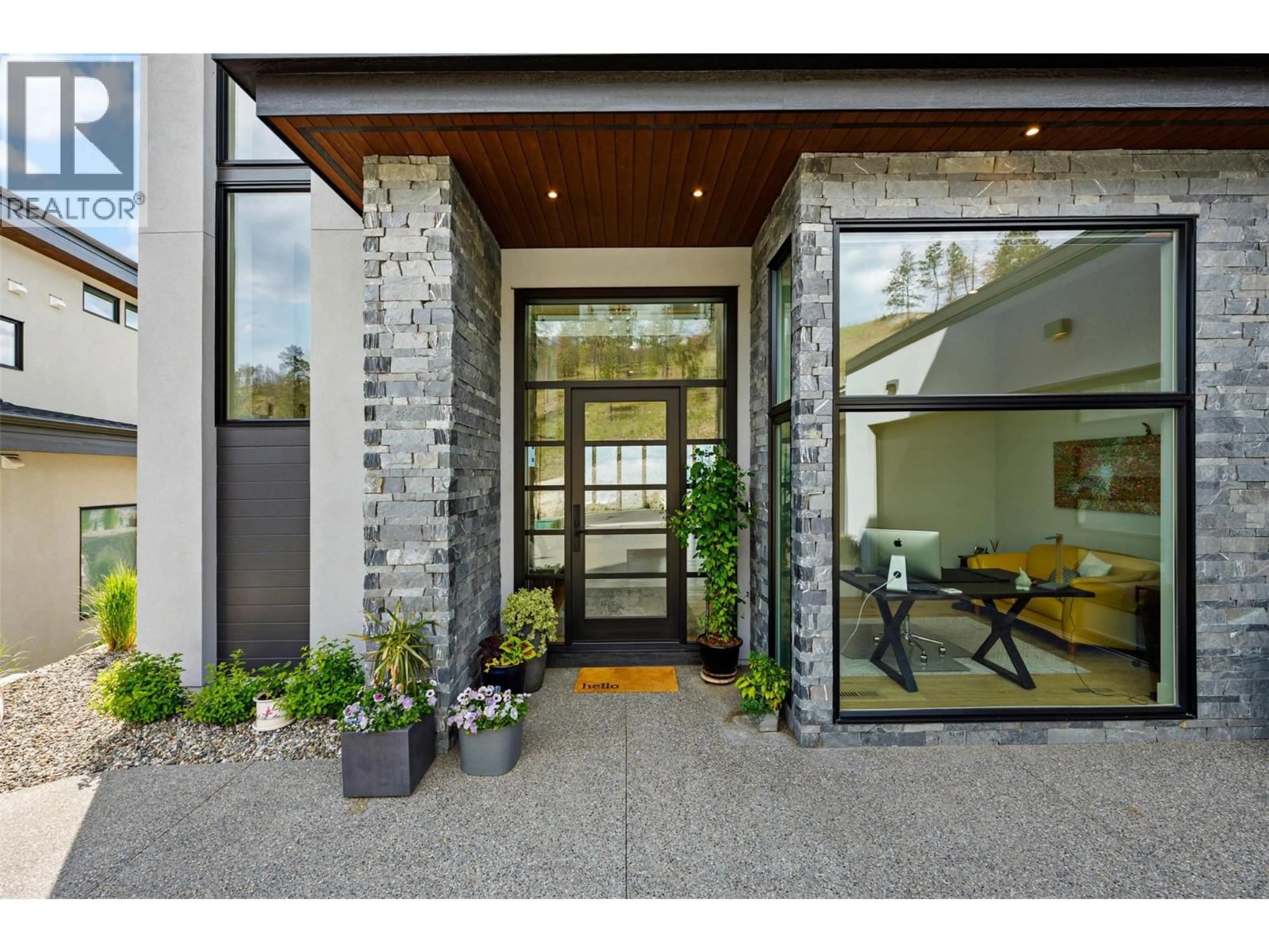 Indoor entryway for 9988 BEACON HILL DRIVE, Lake Country British Columbia V4V0A9