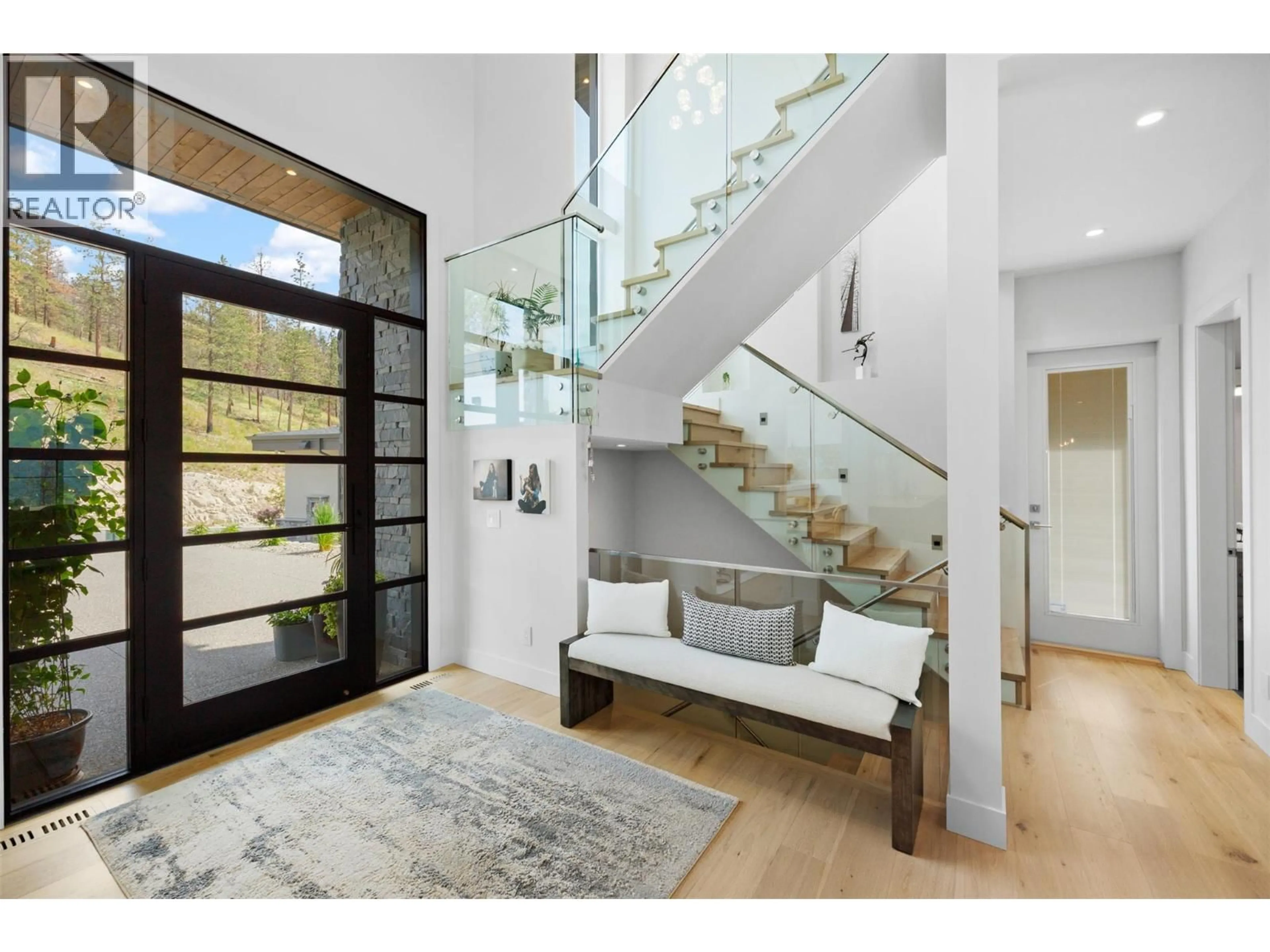 Indoor entryway for 9988 BEACON HILL DRIVE, Lake Country British Columbia V4V0A9