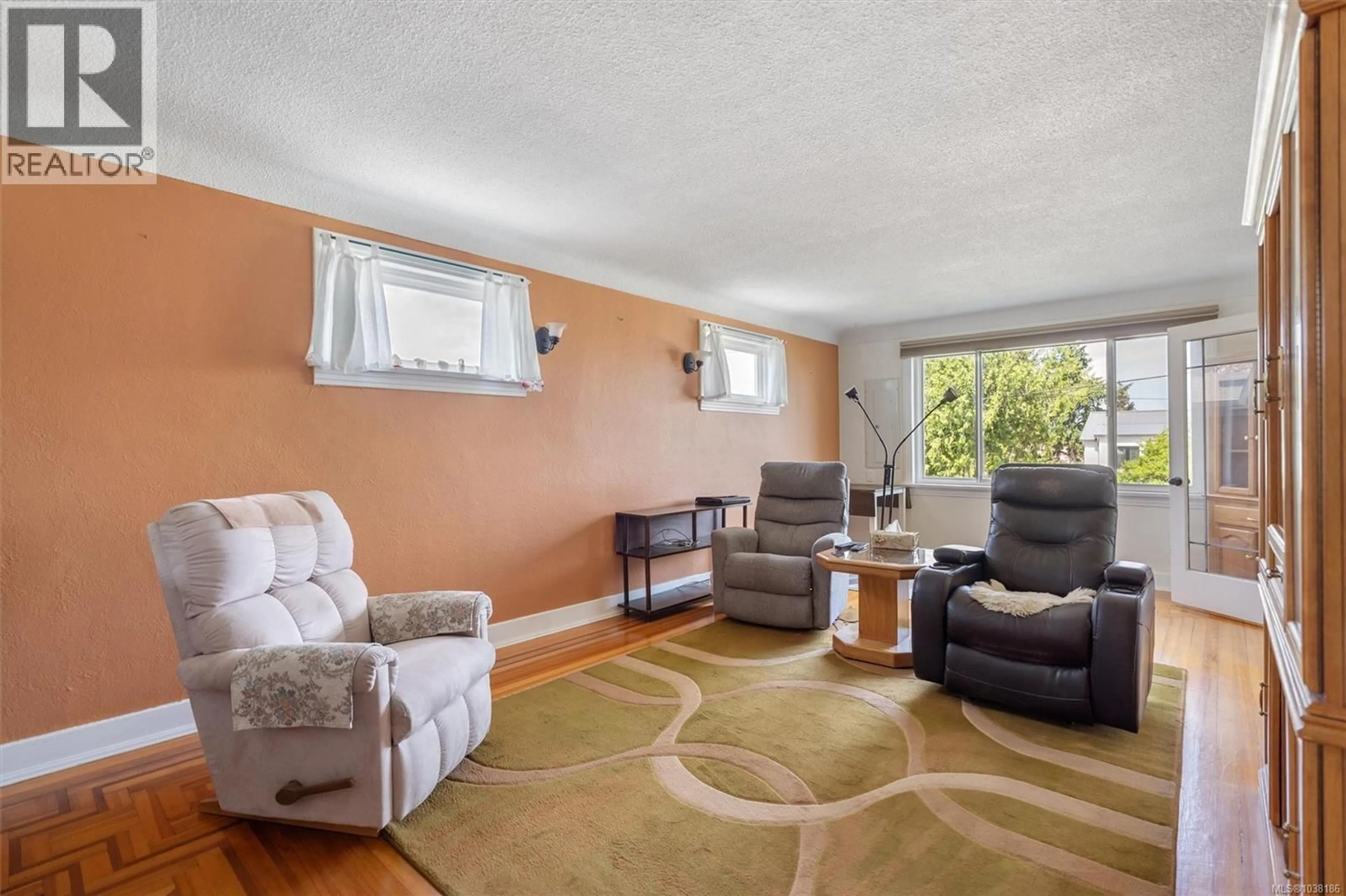 Living room with furniture, unknown for 3161 DONALD STREET, Saanich British Columbia V8V3P7