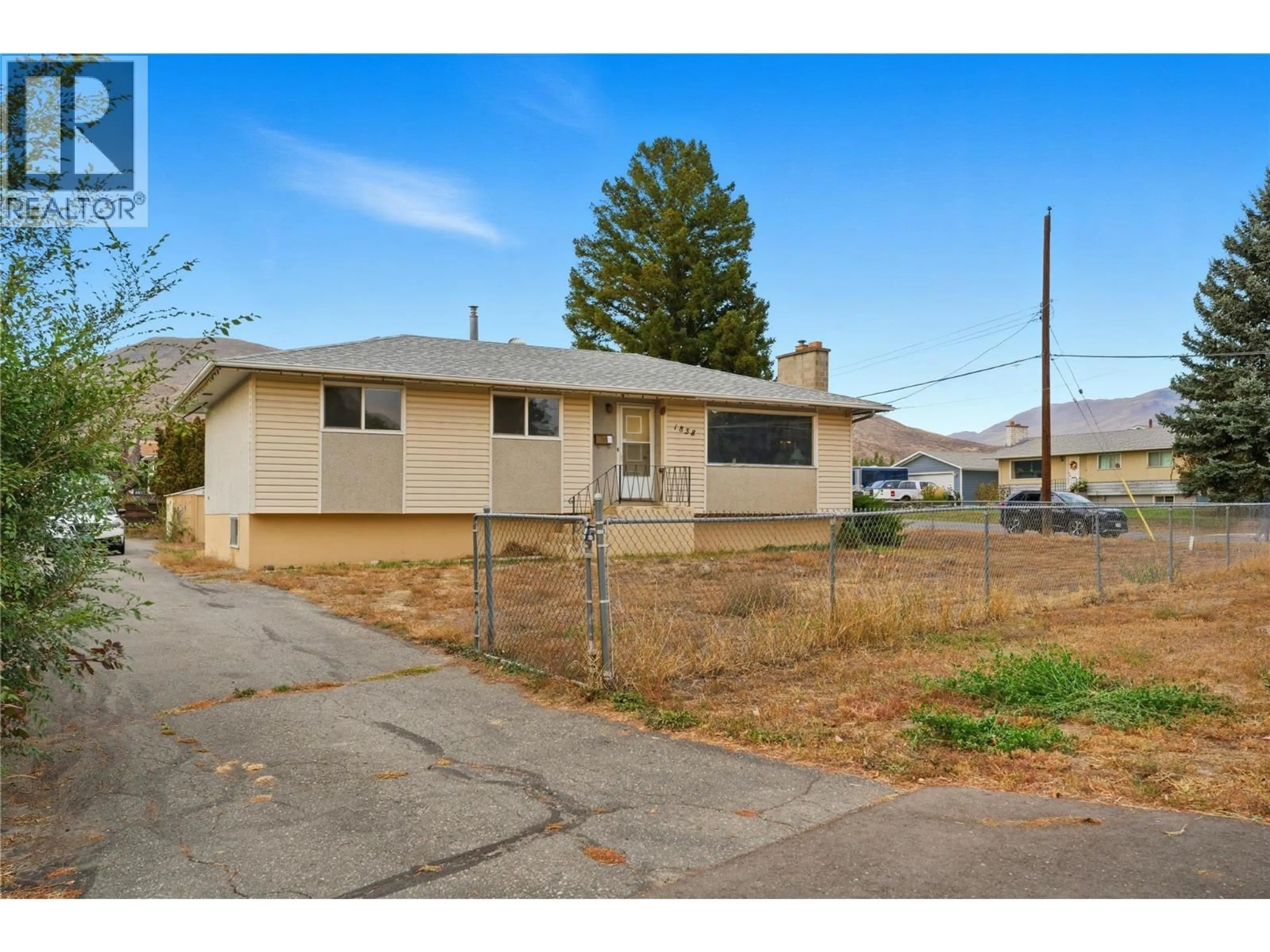 Home with vinyl exterior material, street for 1838 FLEETWOOD AVENUE, Kamloops British Columbia V2B4S1