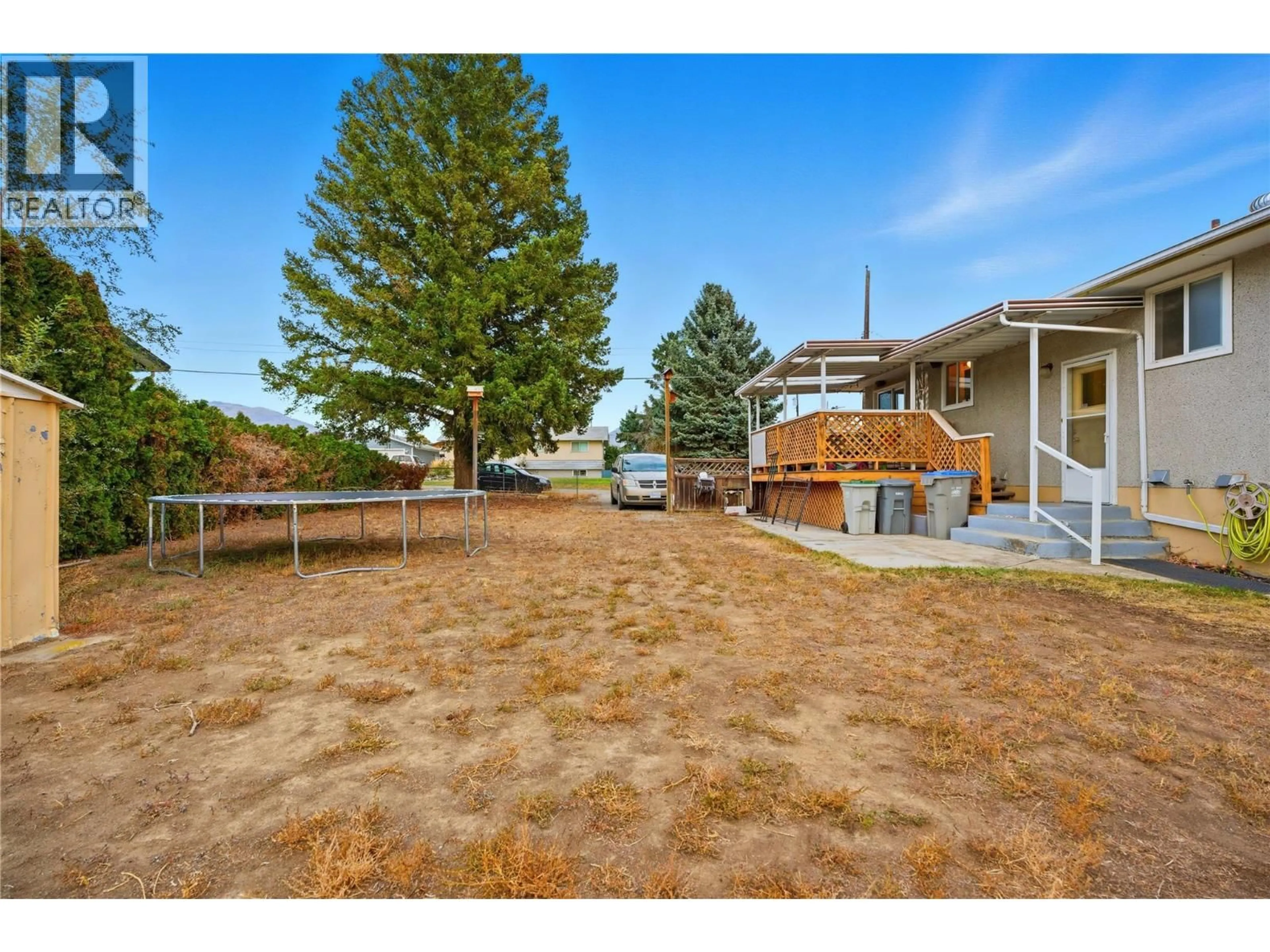 A pic from outside/outdoor area/front of a property/back of a property/a pic from drone, water/lake/river/ocean view for 1838 FLEETWOOD AVENUE, Kamloops British Columbia V2B4S1