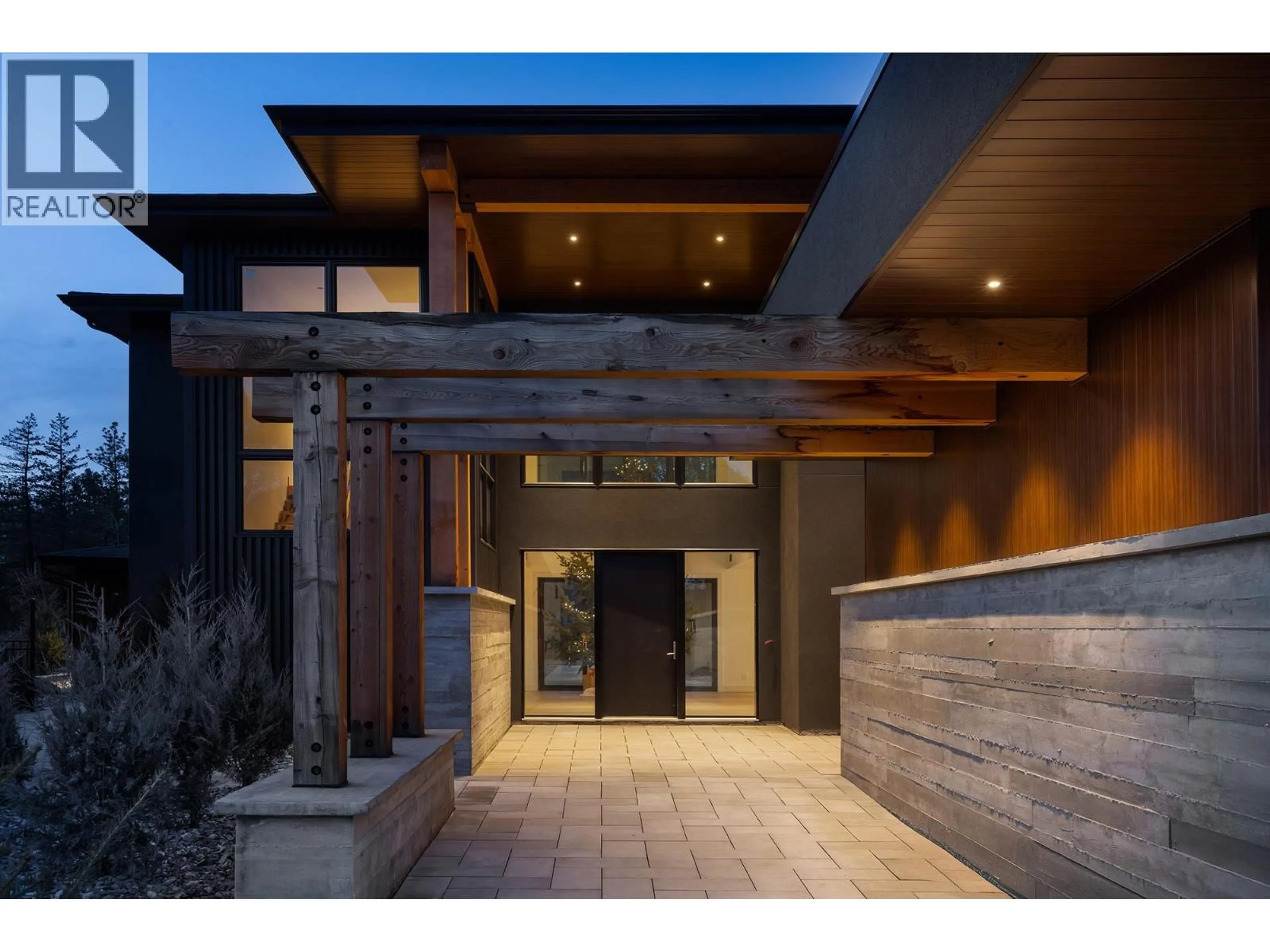 Indoor entryway for 10248 BEACON HILL DRIVE, Lake Country British Columbia V4V0A9