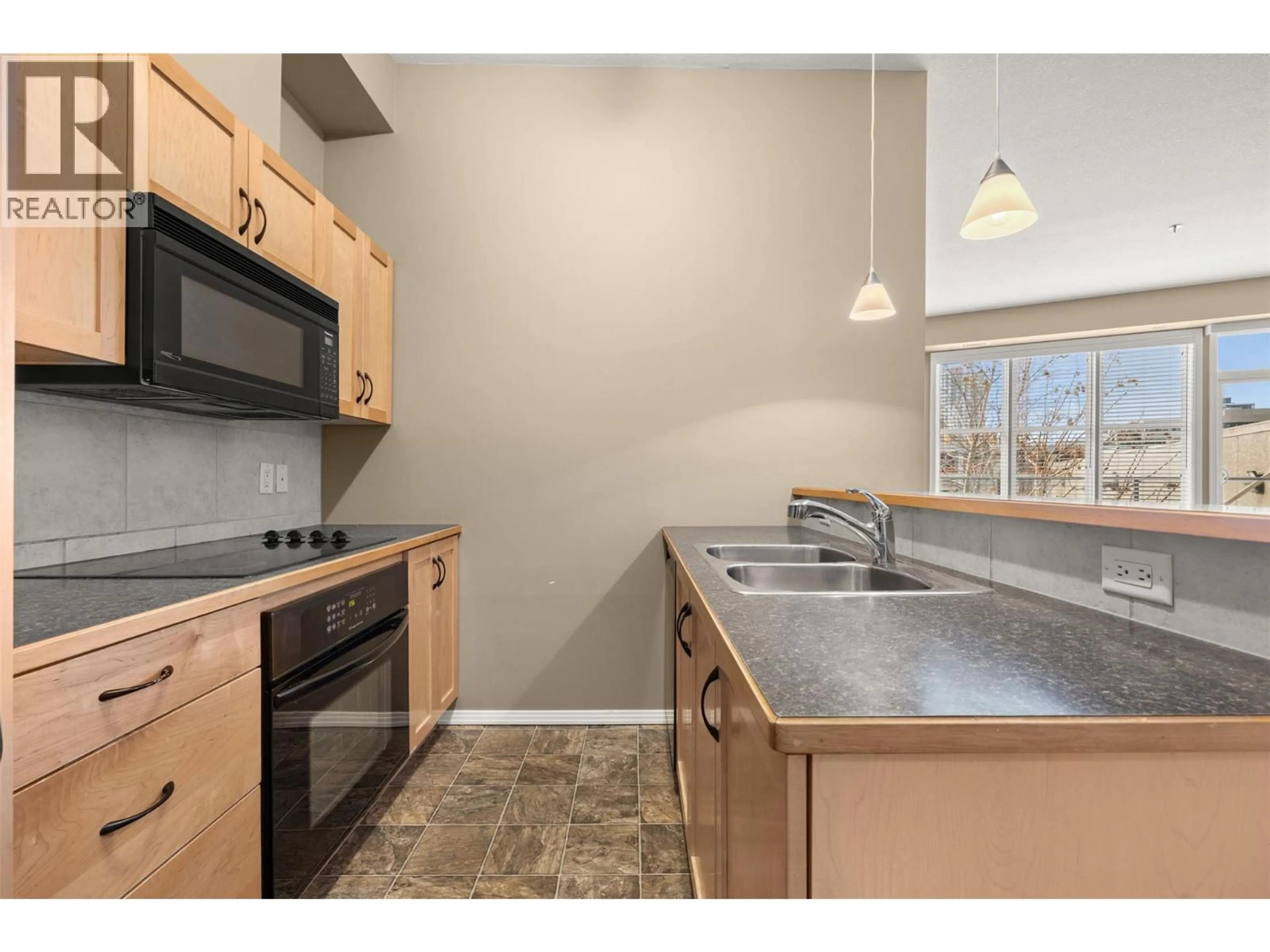 Standard kitchen, unknown for 111 - 1327 ST.PAUL STREET, Kelowna British Columbia V1Y2E2