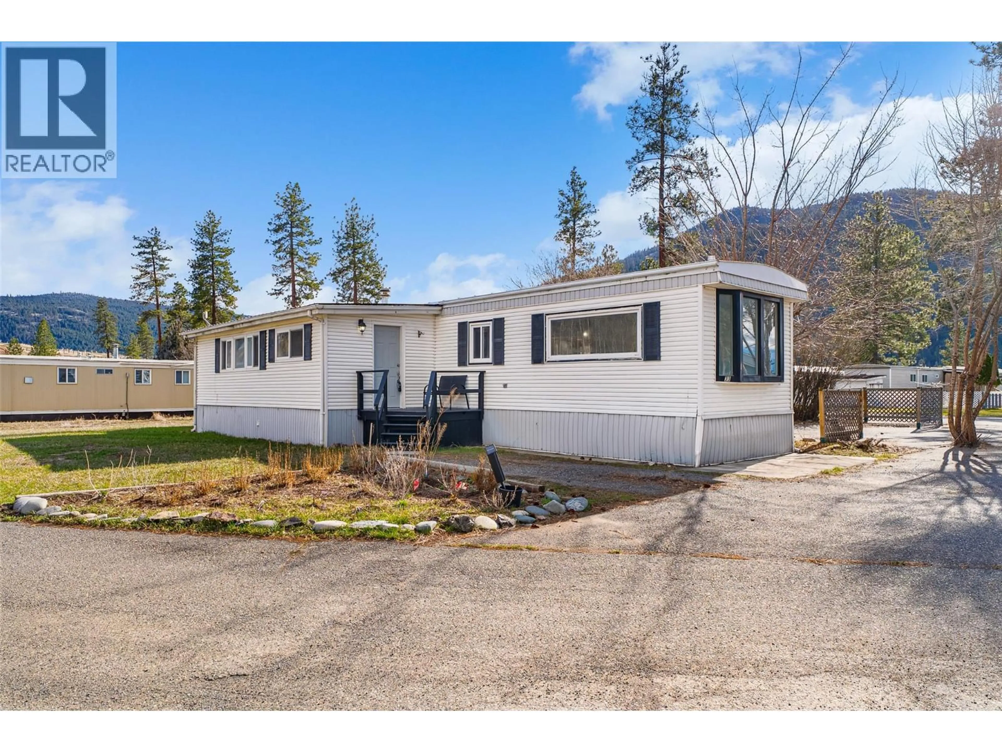 Home with vinyl exterior material, unknown for 33 - 254 HIGHWAY 8 HIGHWAY, Merritt British Columbia V1K1M7