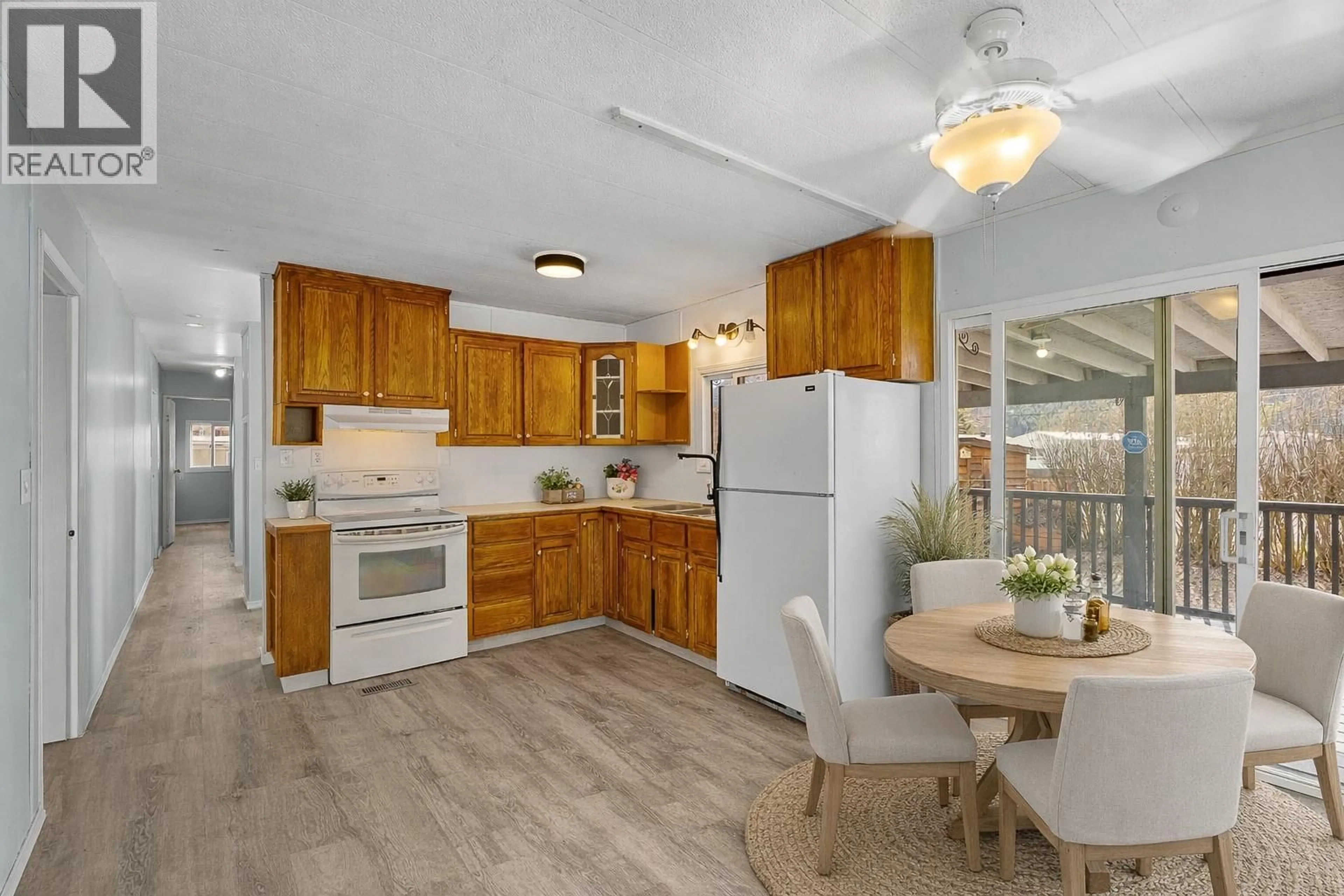 Open concept kitchen, unknown for 33 - 254 HIGHWAY 8 HIGHWAY, Merritt British Columbia V1K1M7