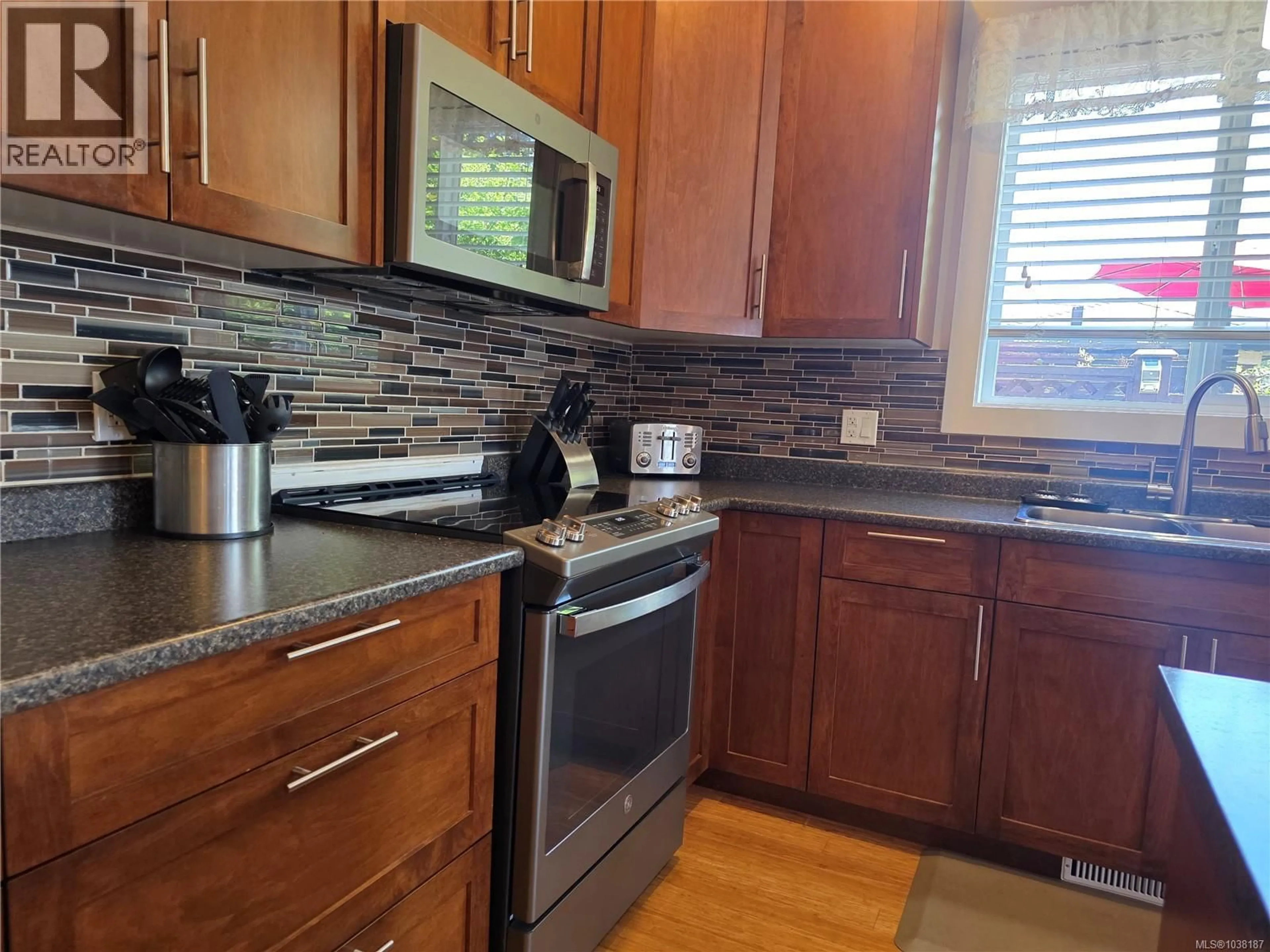 Standard kitchen, unknown for 1 - 3908 MARPOLE STREET, Port Alberni British Columbia V9Y6E2
