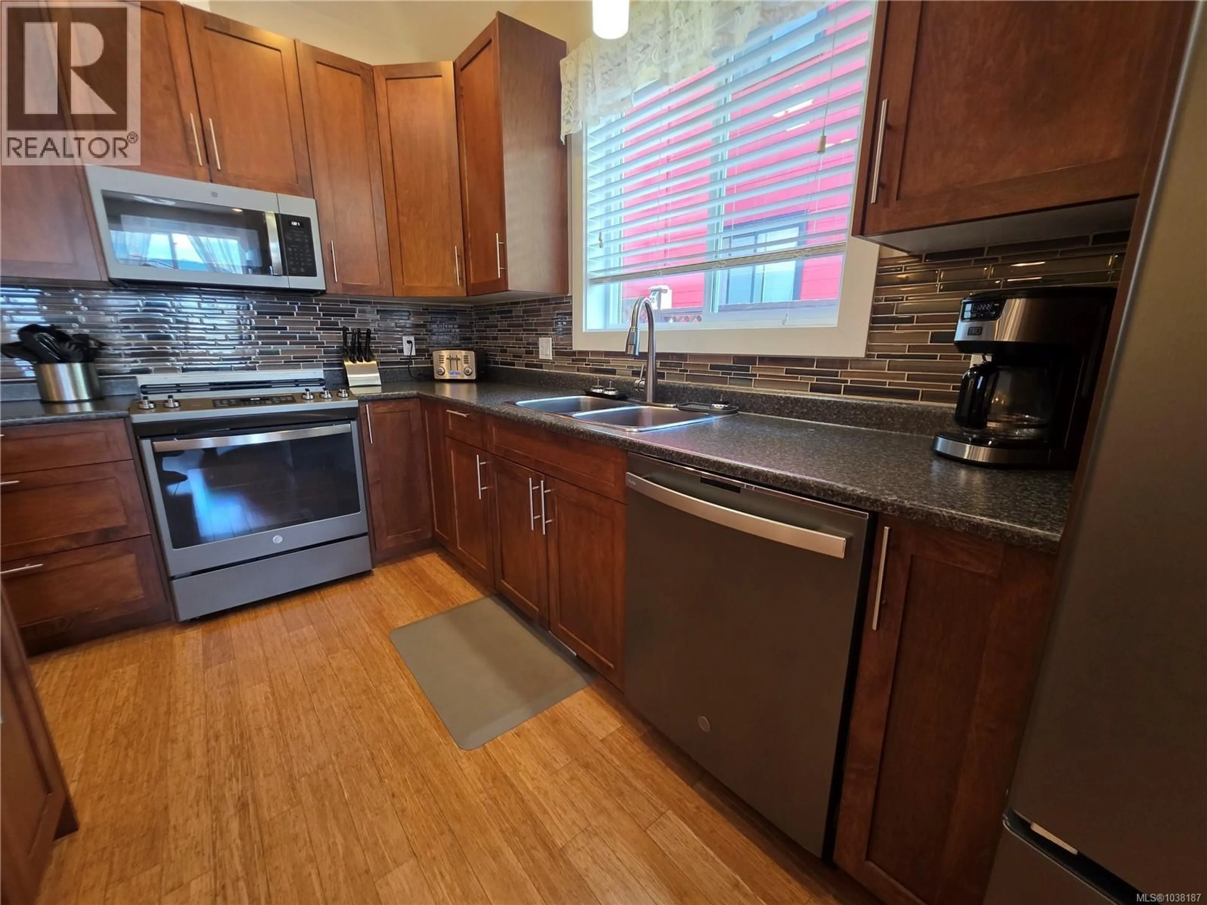 Standard kitchen, unknown for 1 - 3908 MARPOLE STREET, Port Alberni British Columbia V9Y6E2