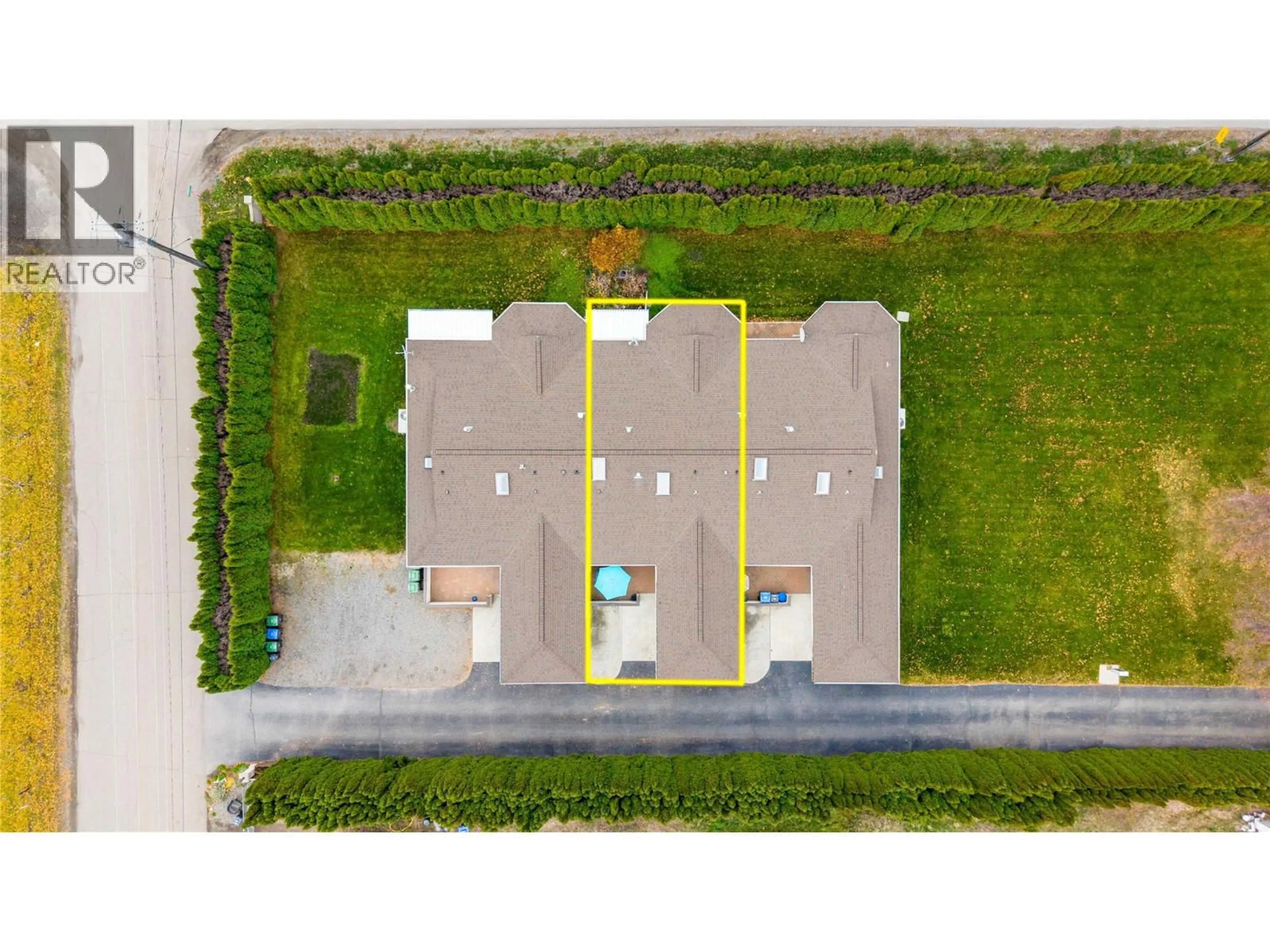 A pic from outside/outdoor area/front of a property/back of a property/a pic from drone, street for 2 - 3038 ORCHARD DRIVE, Keremeos British Columbia V0X1N1