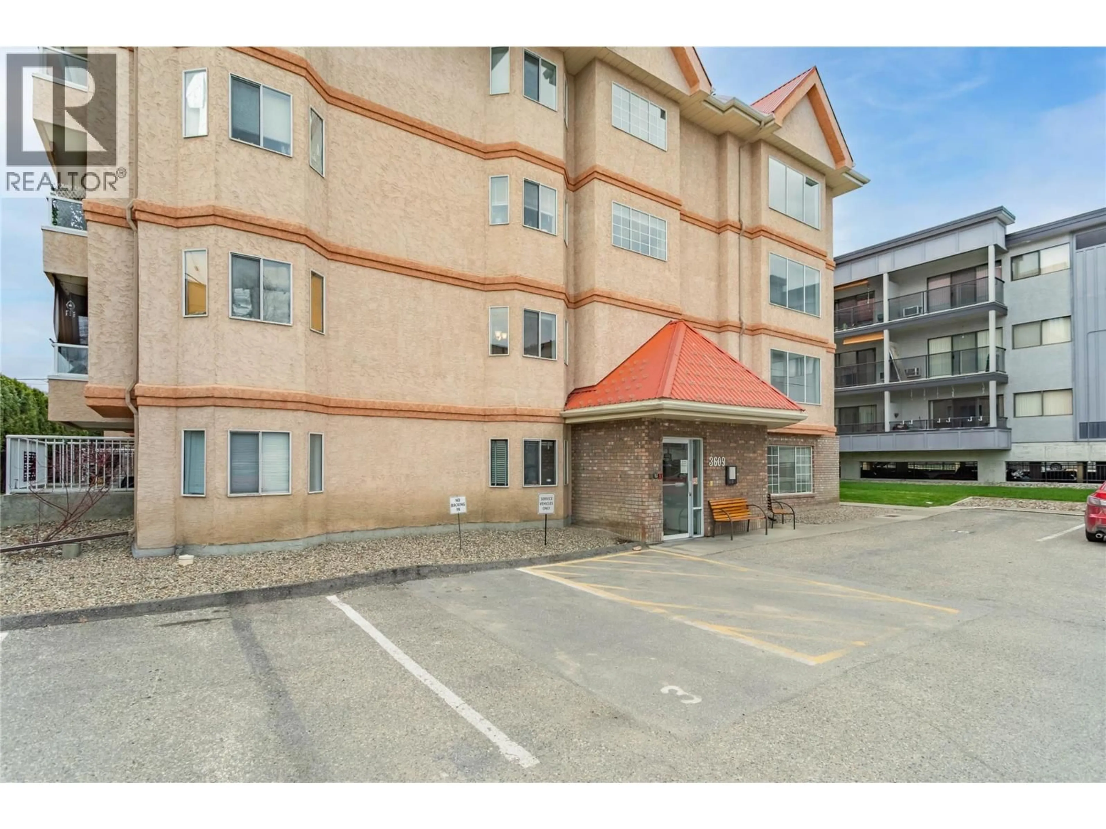Patio, unknown for 305 - 3609 30 AVENUE, Vernon British Columbia V1T2E6