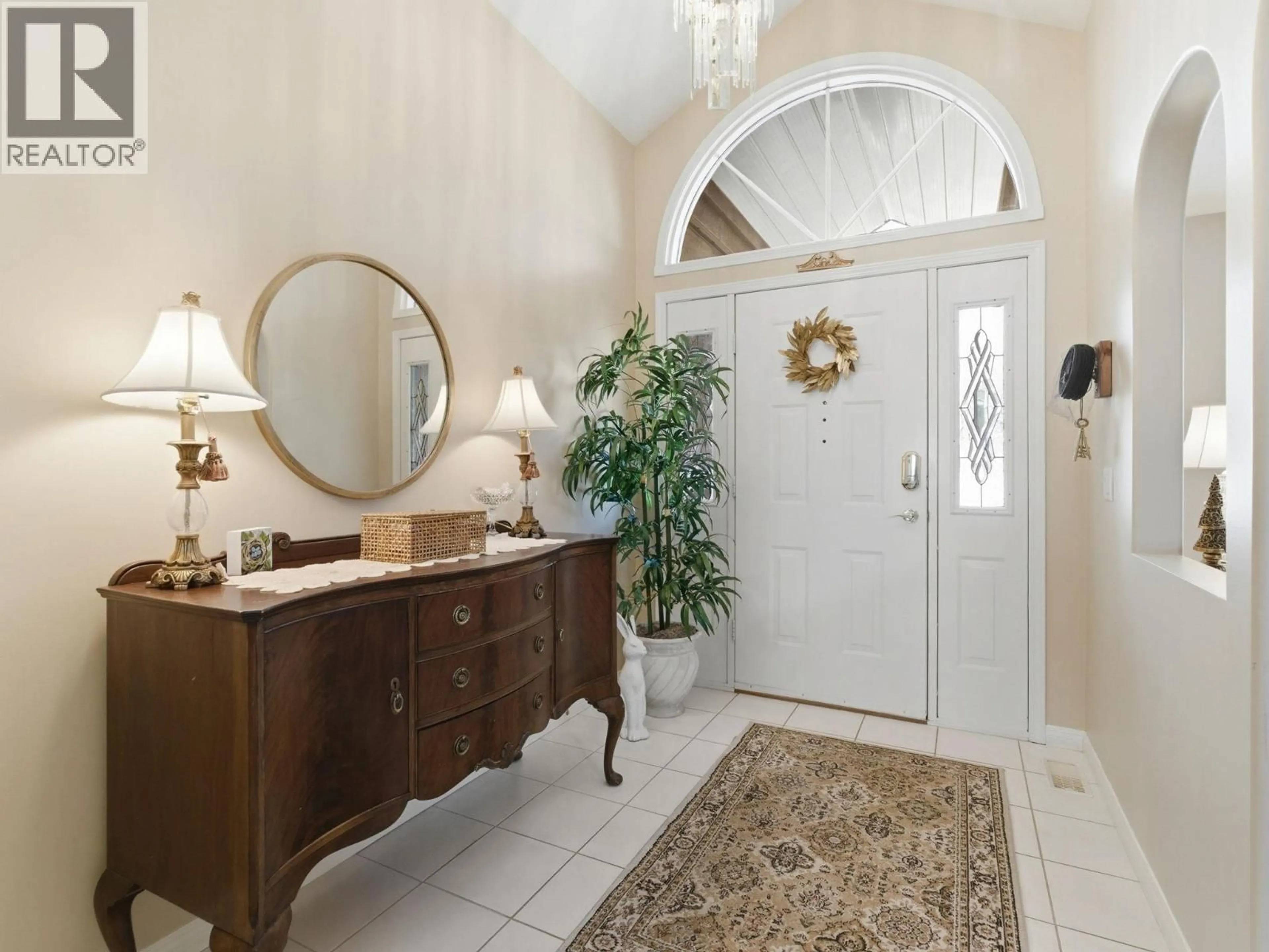 Indoor entryway for 116 - 650 LEXINGTON DRIVE, Kelowna British Columbia V1W3B6