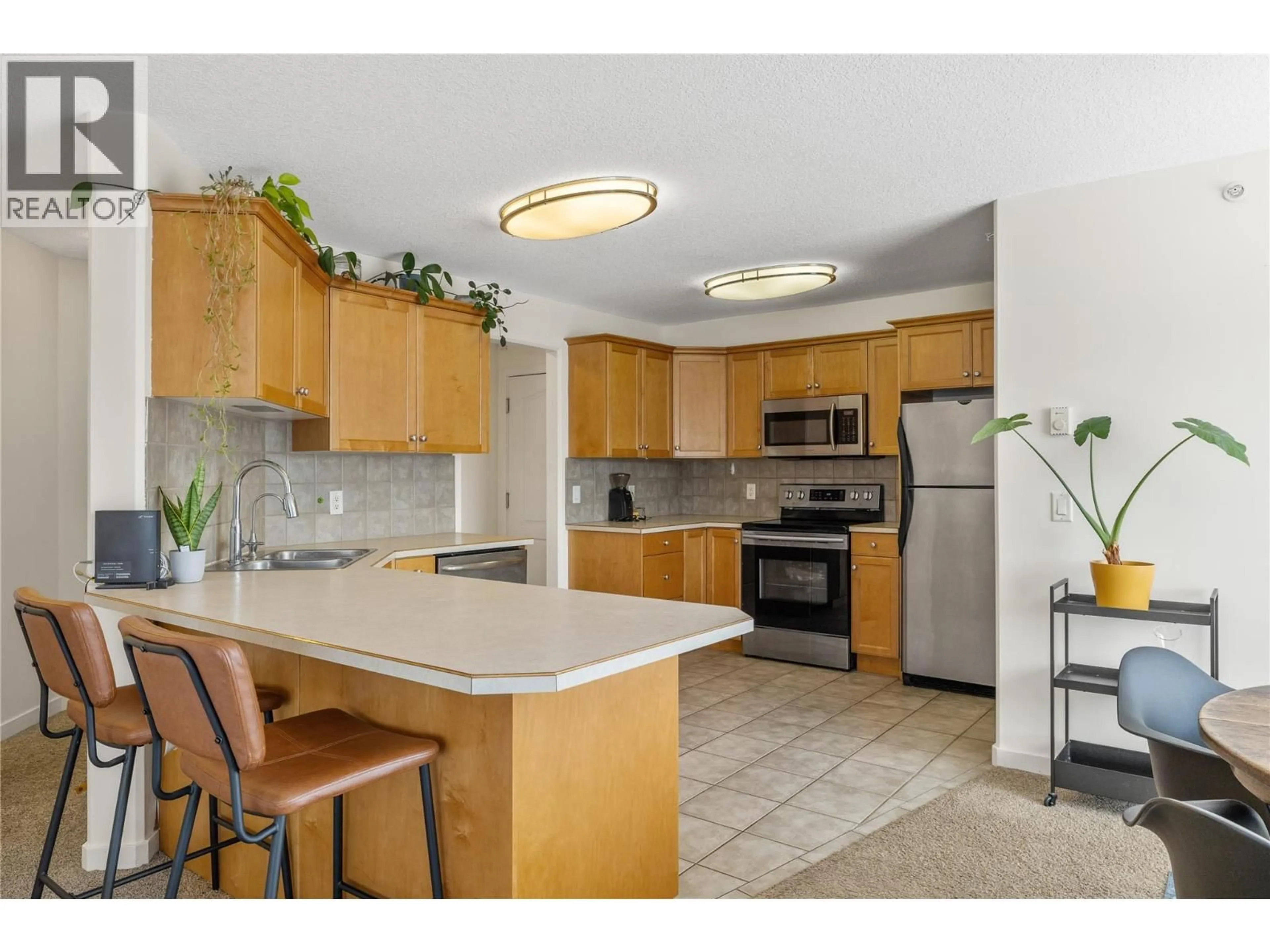 Standard kitchen, ceramic/tile floor for 201 - 260 FRANKLYN ROAD, Kelowna British Columbia V1X8C1