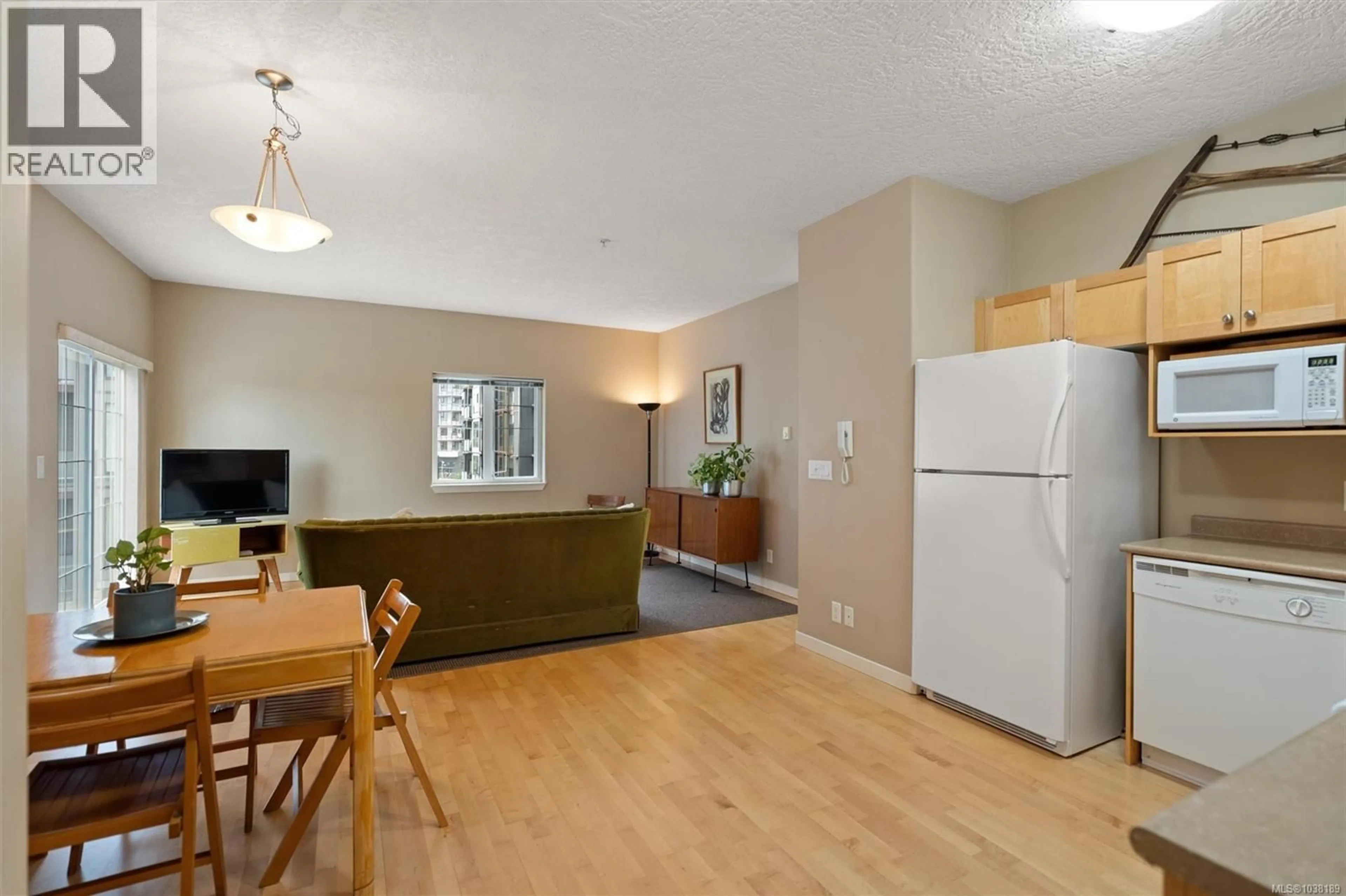 Unknown for 301 - 2844 BRYN MAUR ROAD, Langford British Columbia V9B3T4
