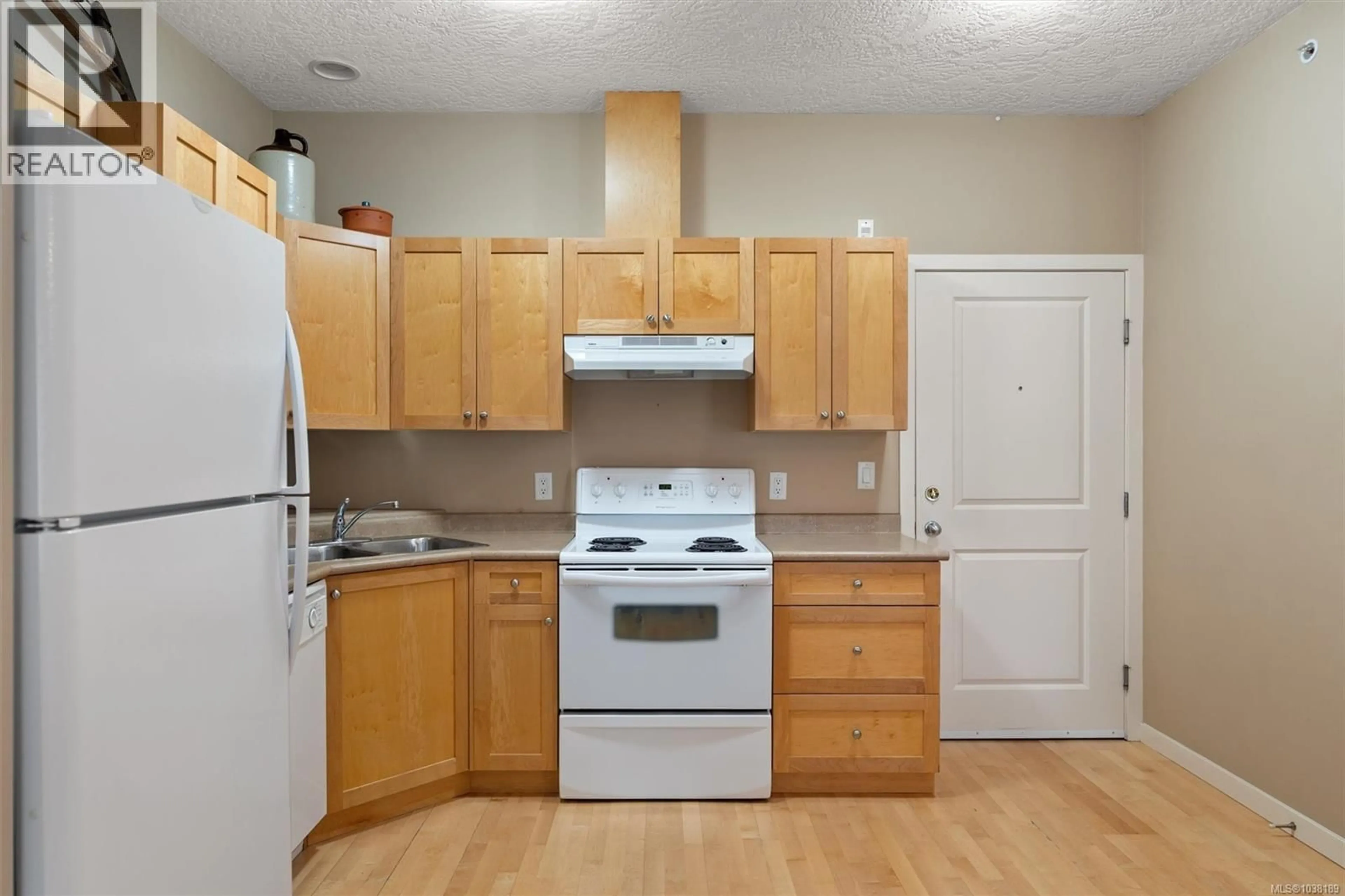 Standard kitchen, unknown for 301 - 2844 BRYN MAUR ROAD, Langford British Columbia V9B3T4