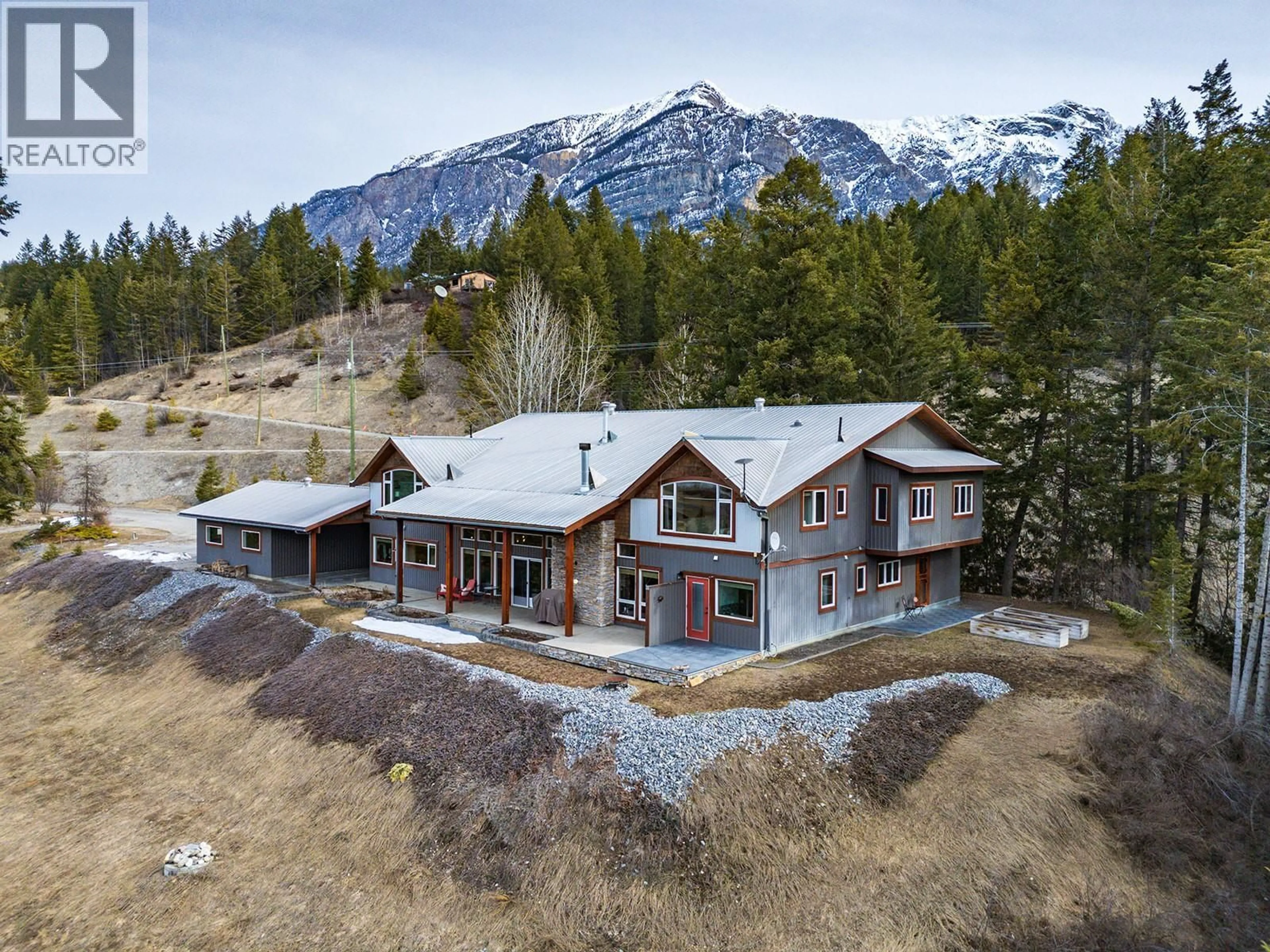 A pic from outside/outdoor area/front of a property/back of a property/a pic from drone, mountain view for 1756 HIGHWAY 95 HIGHWAY, Golden British Columbia V0A1H0