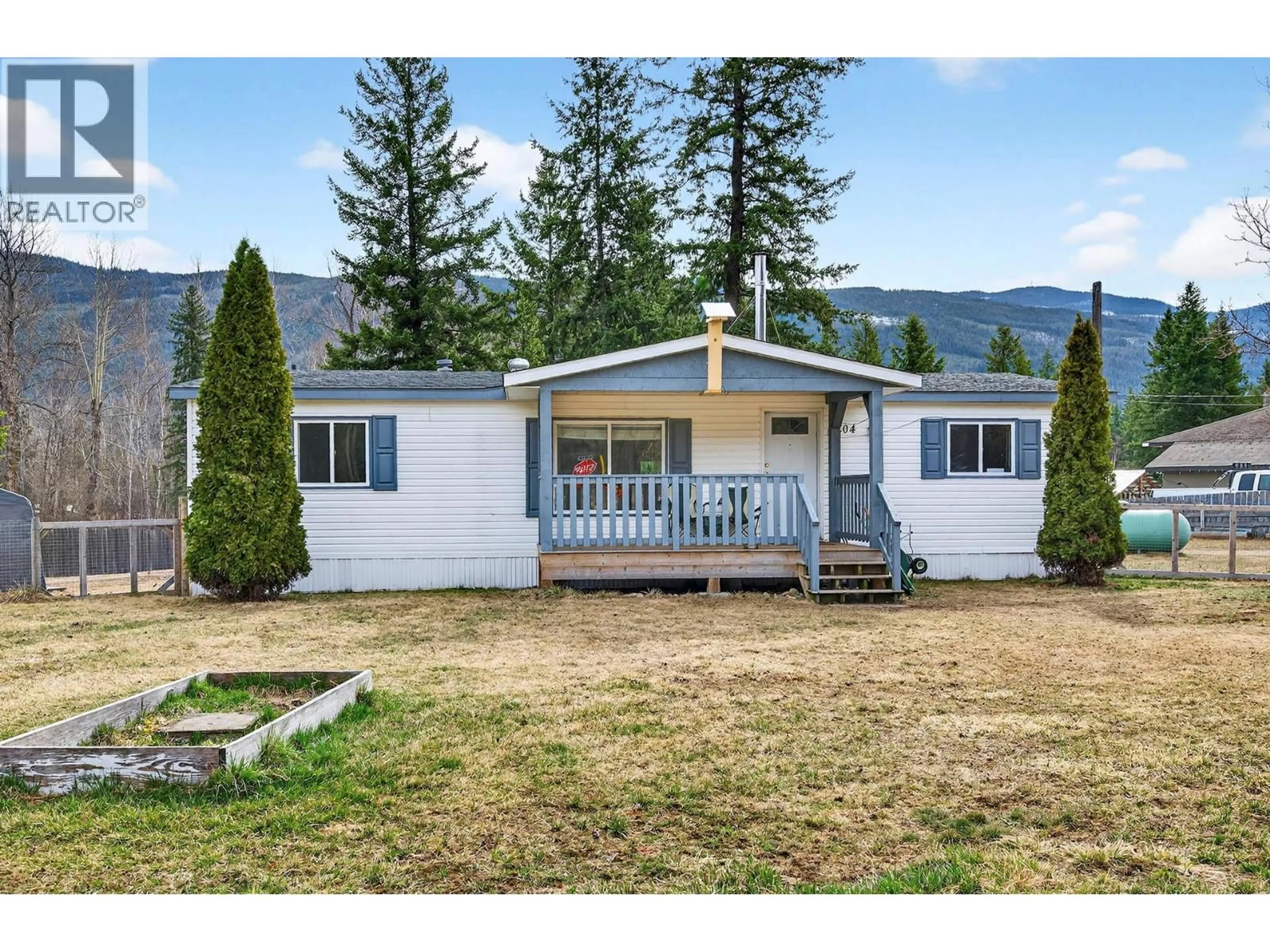 Home with vinyl exterior material, mountain view for 1204 HERN ROAD, Clearwater British Columbia v0e1n2