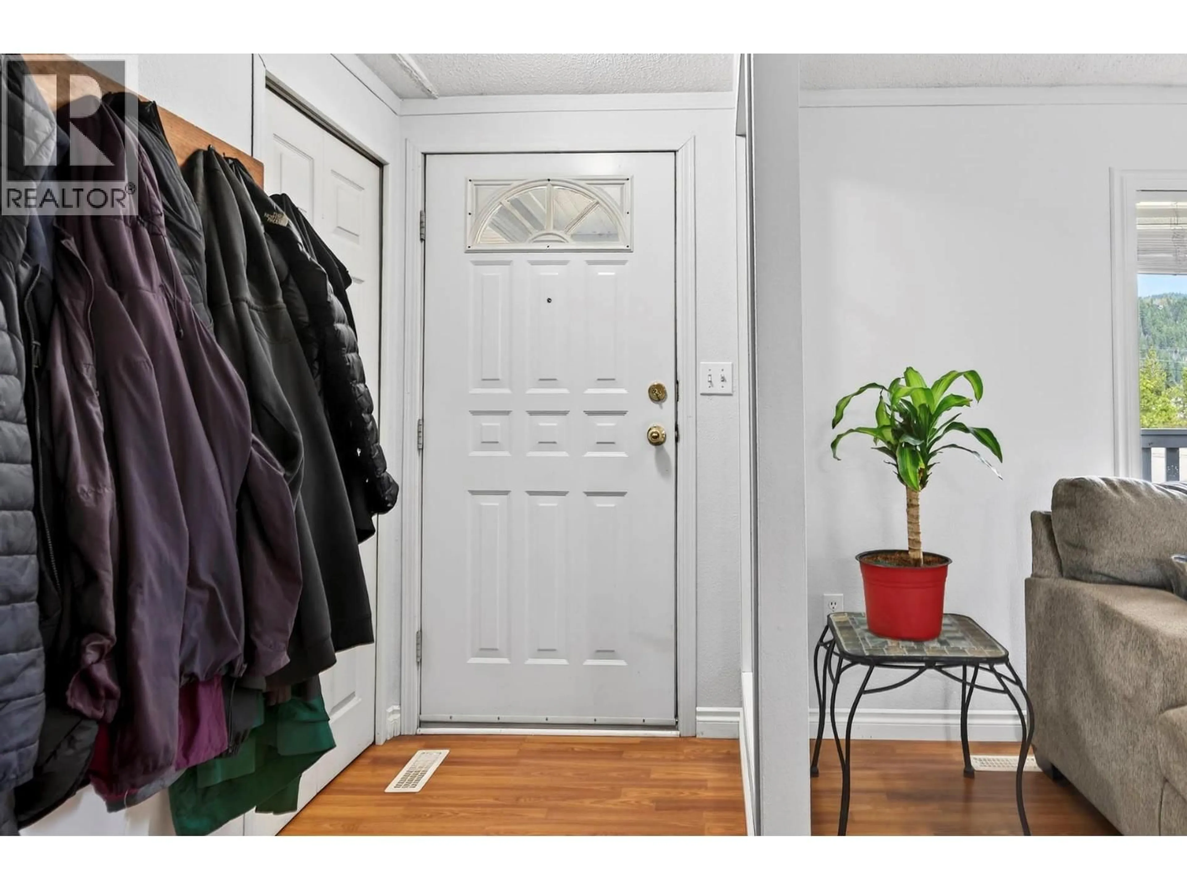 Indoor entryway for 1204 HERN ROAD, Clearwater British Columbia v0e1n2