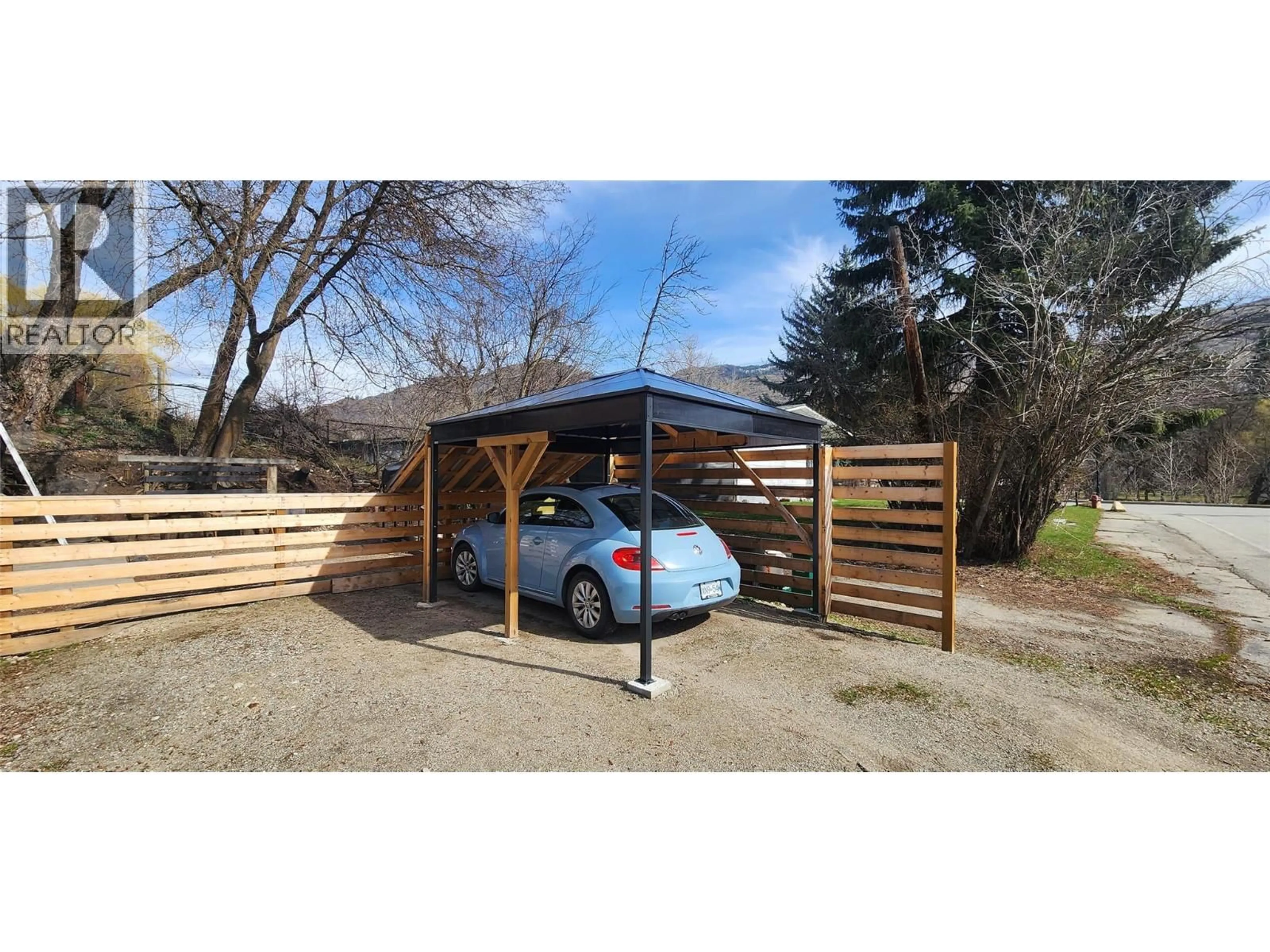 Indoor garage for 157 75TH AVENUE, Grand Forks British Columbia V0H1H0