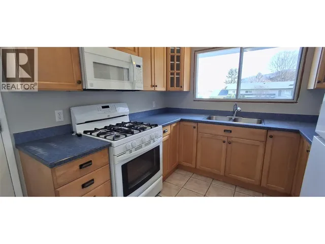 338 BEACH DRIVE, Chase 5