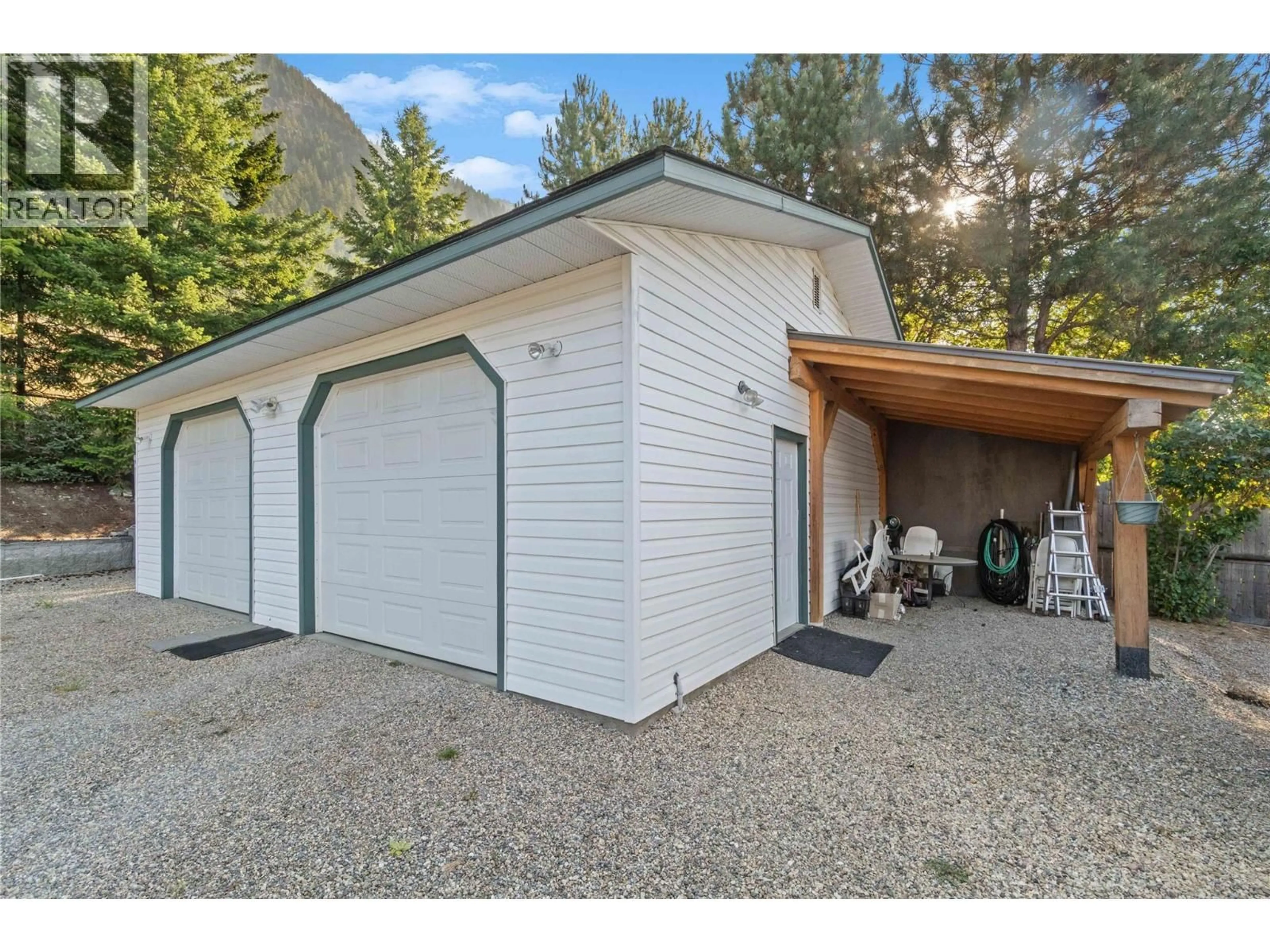 Indoor garage for 760 MOBLEY ROAD, Tappen British Columbia V0E2X1