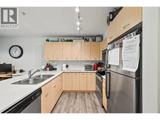 215 - 539 YATES ROAD, Kelowna 4