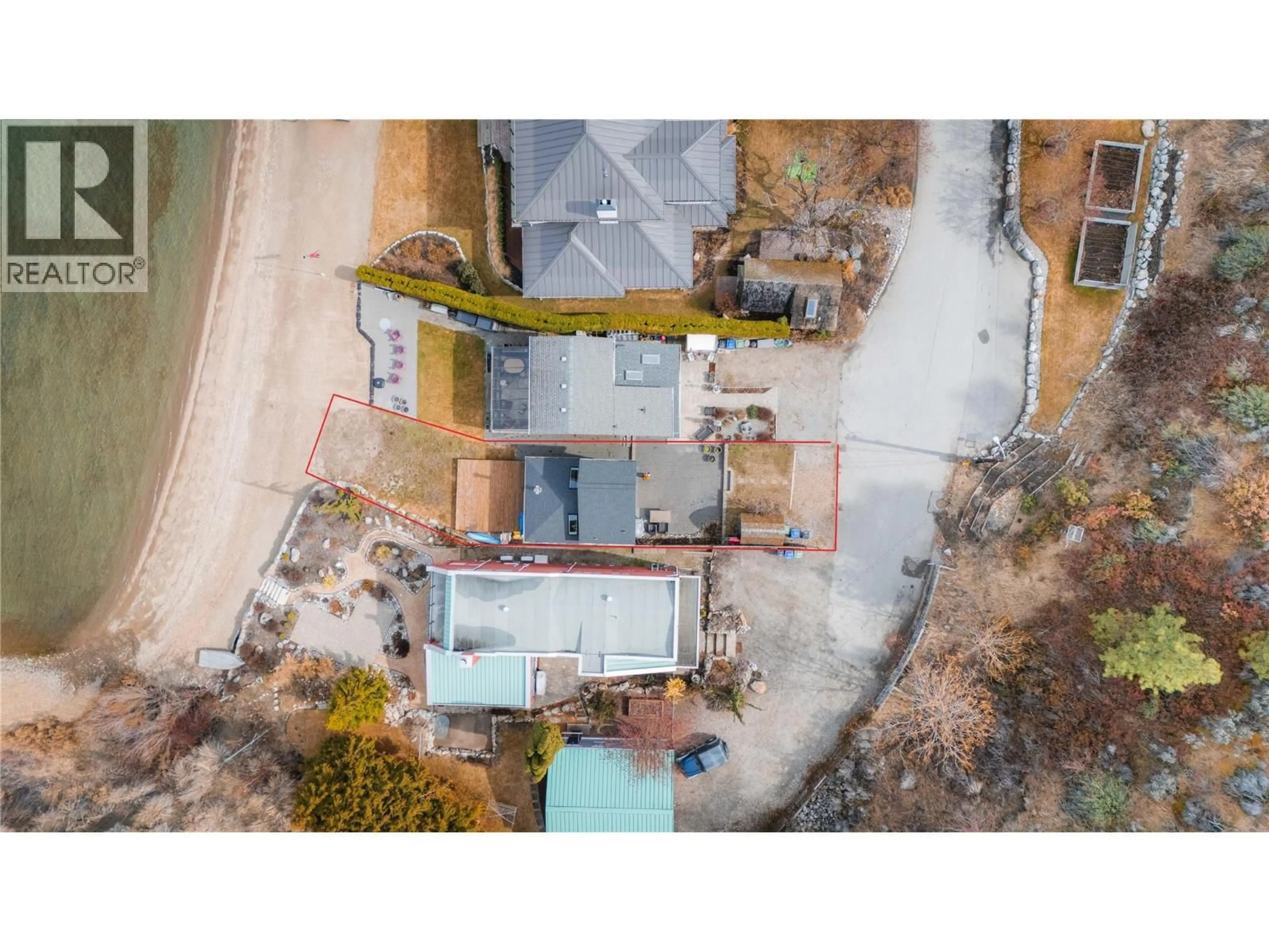 A pic from outside/outdoor area/front of a property/back of a property/a pic from drone, street for 19279 LAKESHORE DRIVE NORTH, Summerland British Columbia V0H1Z6