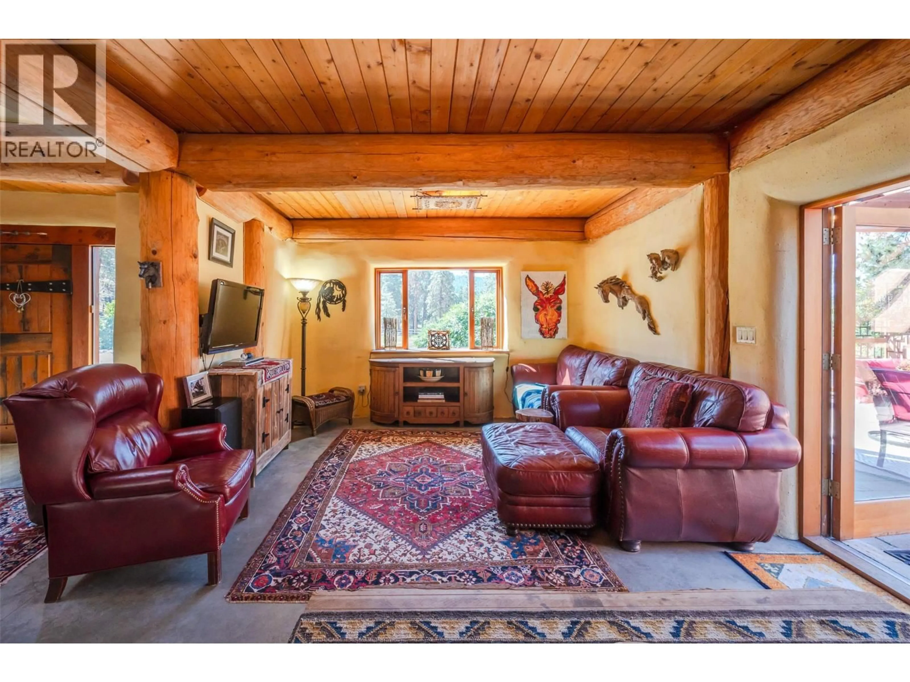 Living room with furniture, unknown for 1525 SMETHURST ROAD, Naramata British Columbia V2A1N0
