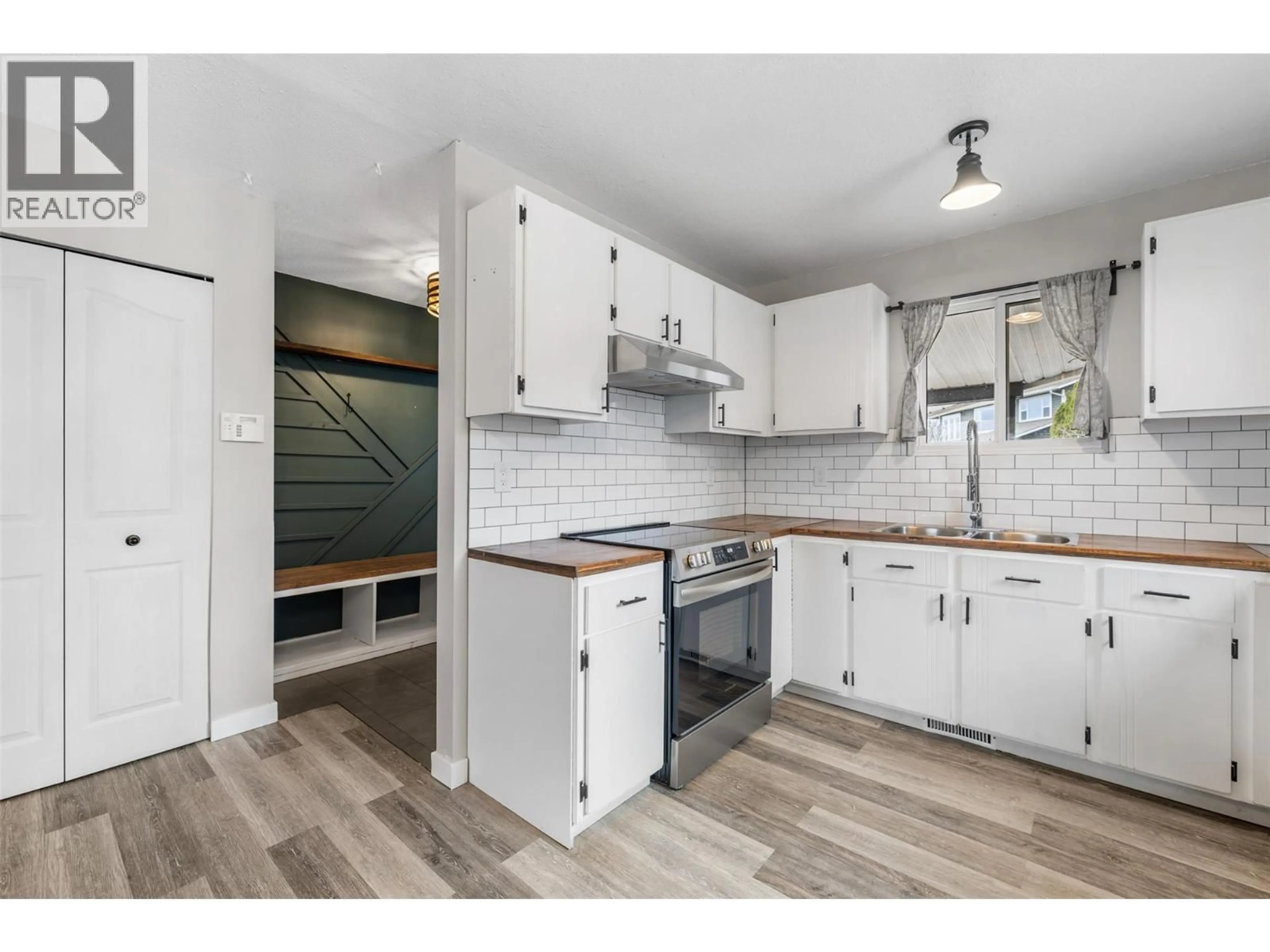 Open concept kitchen, unknown for 4404 WESTVIEW DRIVE, Vernon British Columbia V1T7M6
