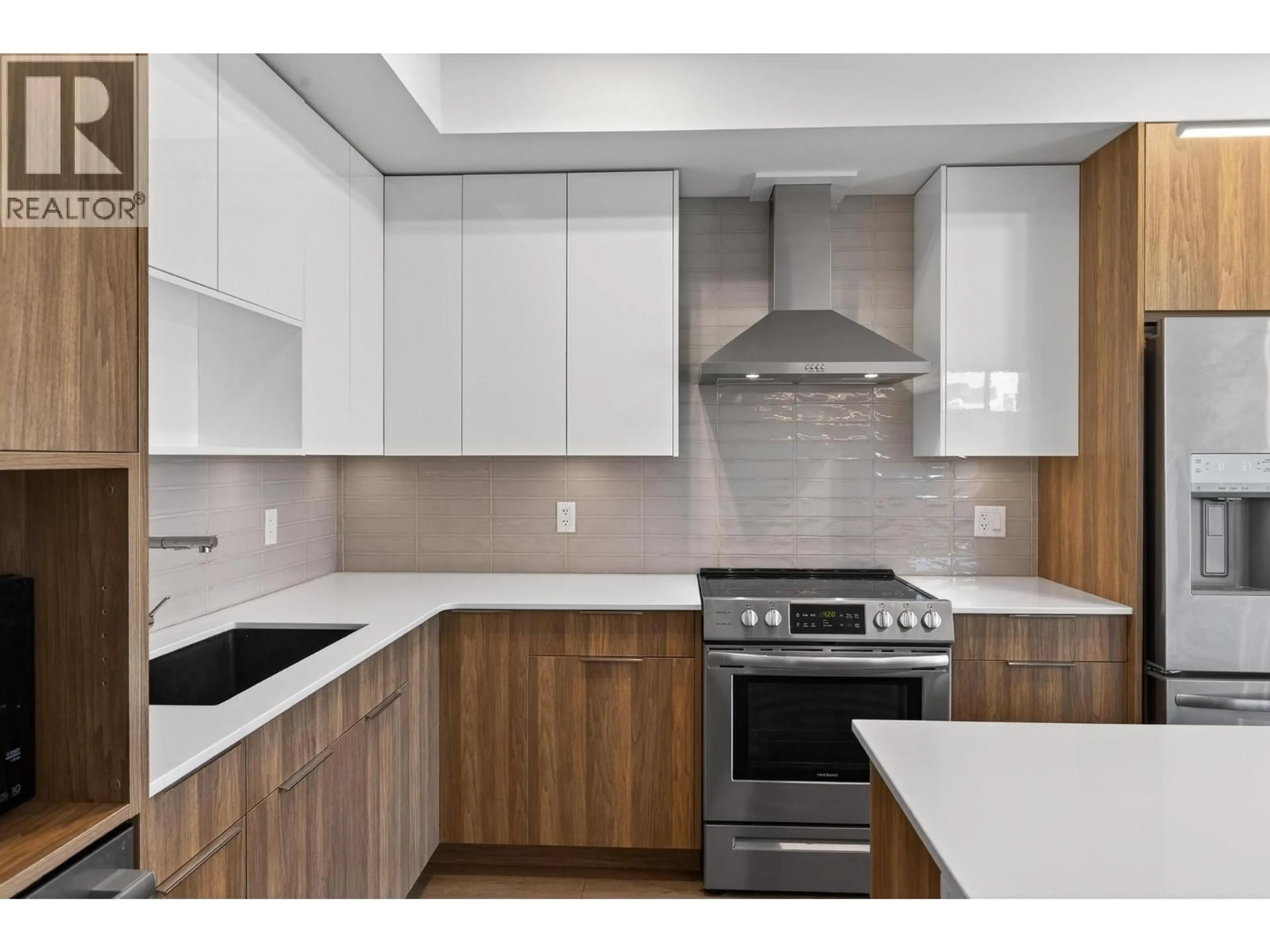 Unknown for 302 - 3642 MISSION SPRINGS DRIVE, Kelowna British Columbia V1W0E1