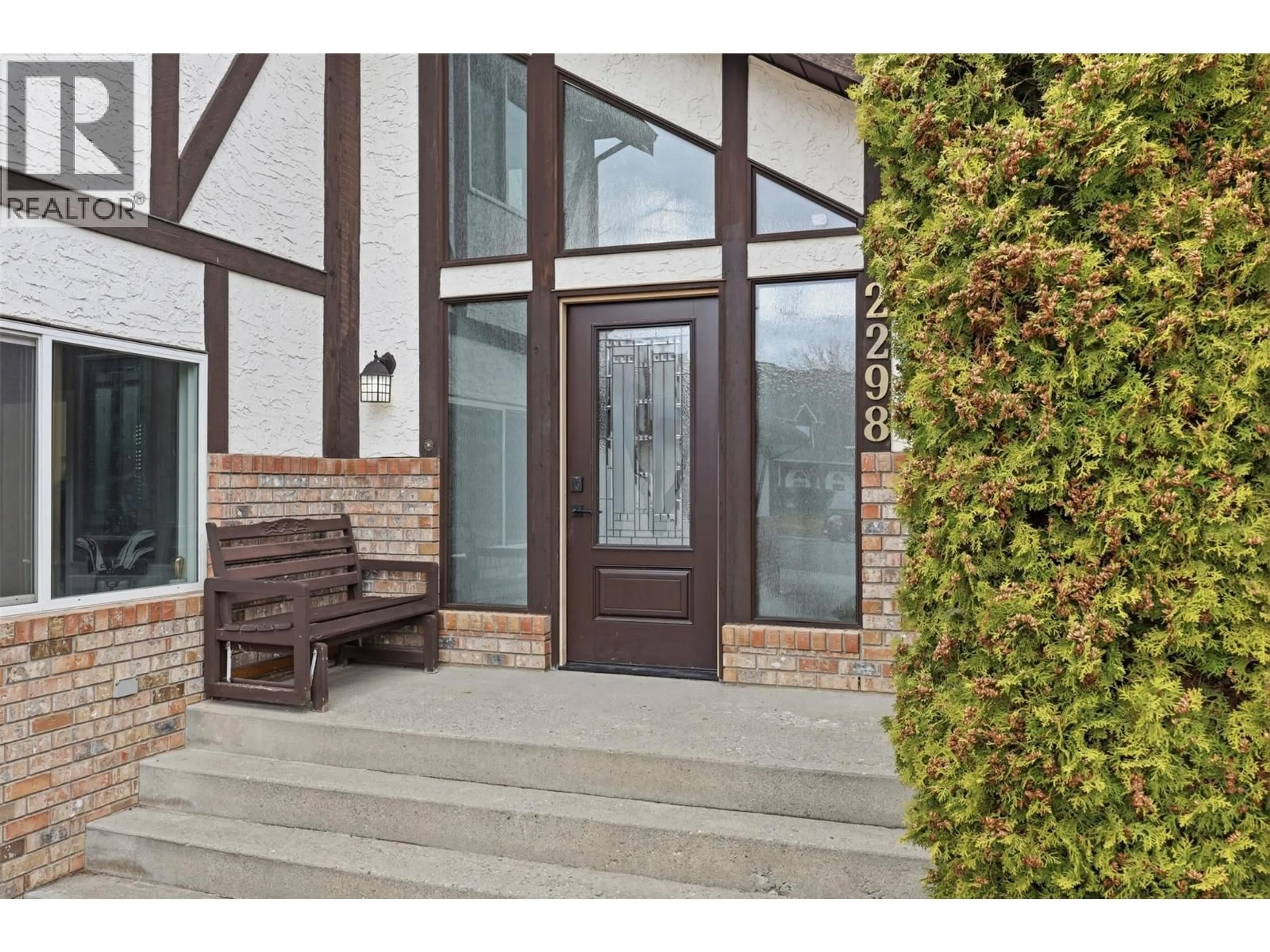 Indoor entryway for 2298 BALFOUR COURT, Kamloops British Columbia V1S1H5