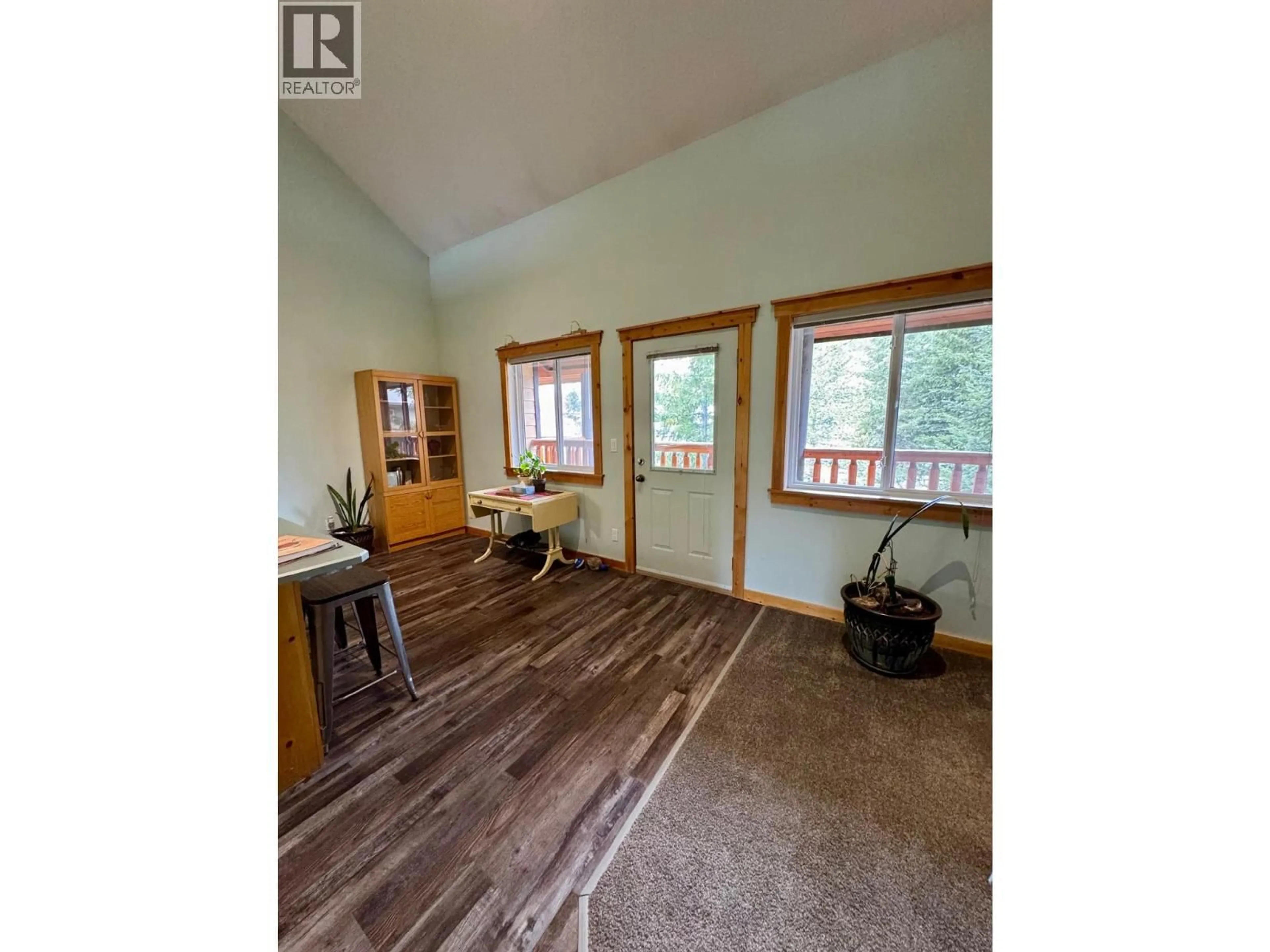 Living room with furniture, wood/laminate floor for 2 - 300 CANYON TRAIL, Fernie British Columbia V0B1M5