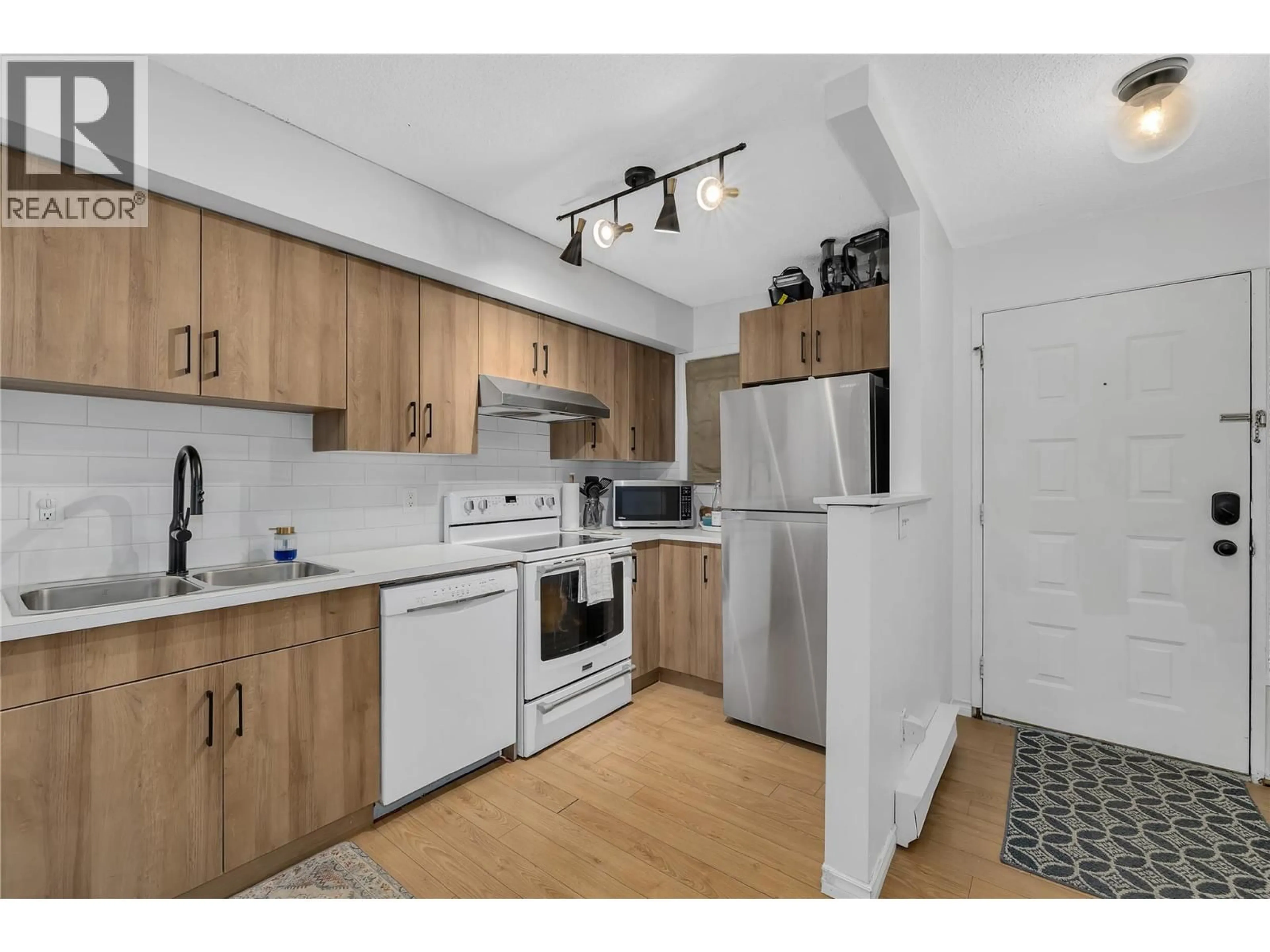 Standard kitchen, wood/laminate floor for 6 - 500 LESTER ROAD, Kelowna British Columbia V1X6E2
