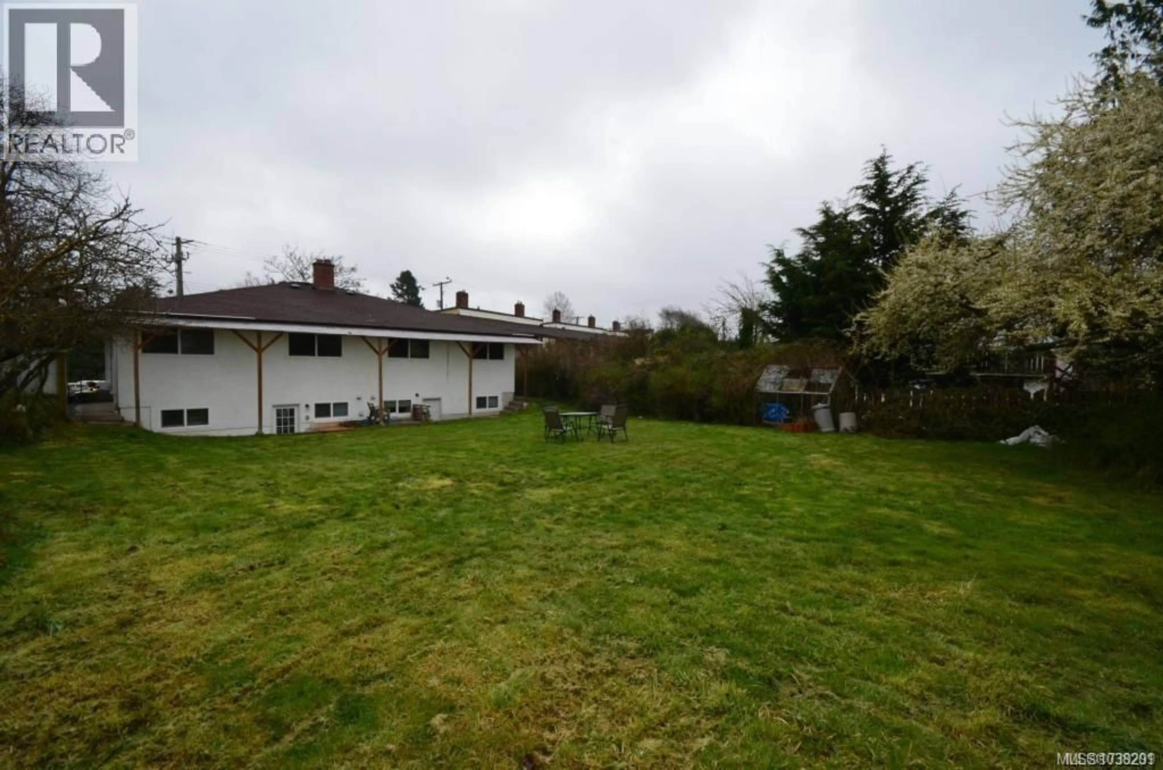 A pic from outside/outdoor area/front of a property/back of a property/a pic from drone, unknown for 450-452 CRAIGFLOWER ROAD, Victoria British Columbia V9A2V8