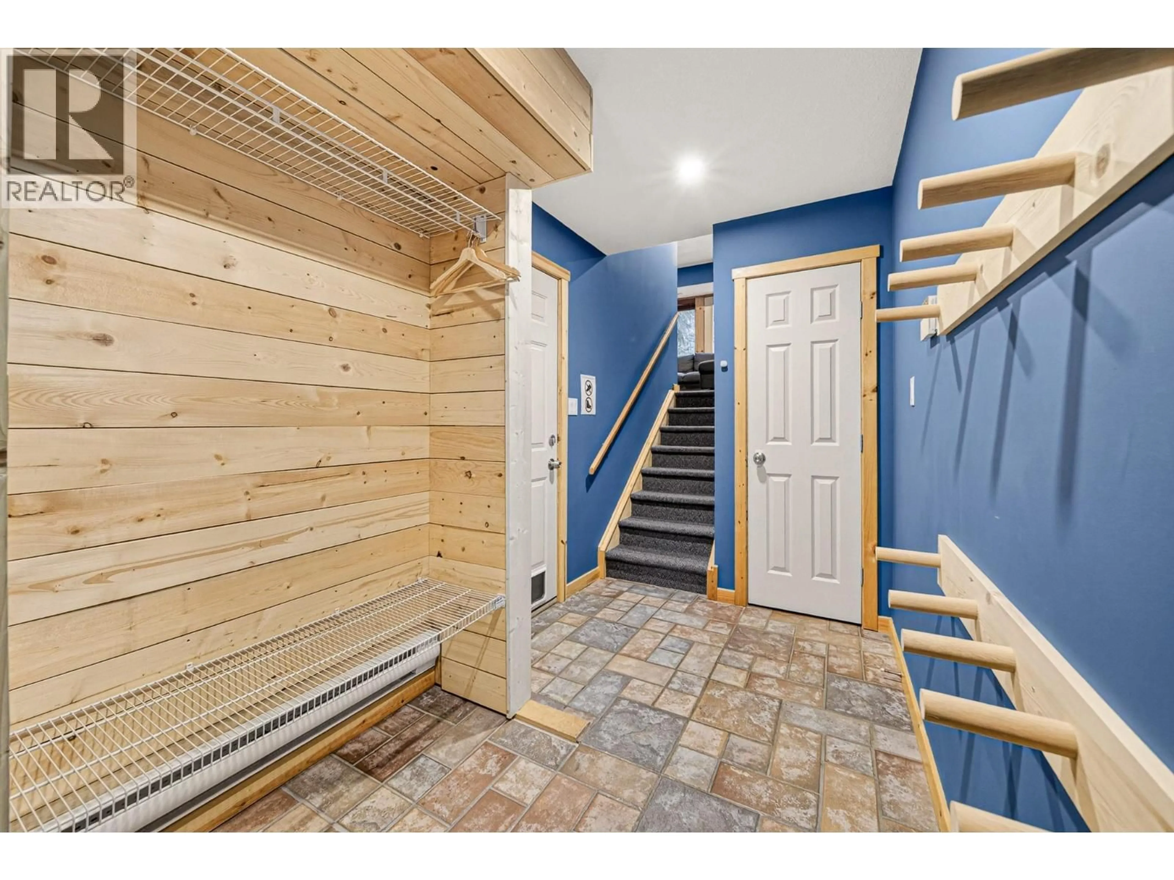 Indoor entryway for C - 5 ESTATE DRIVE, Fernie British Columbia V0B1M4
