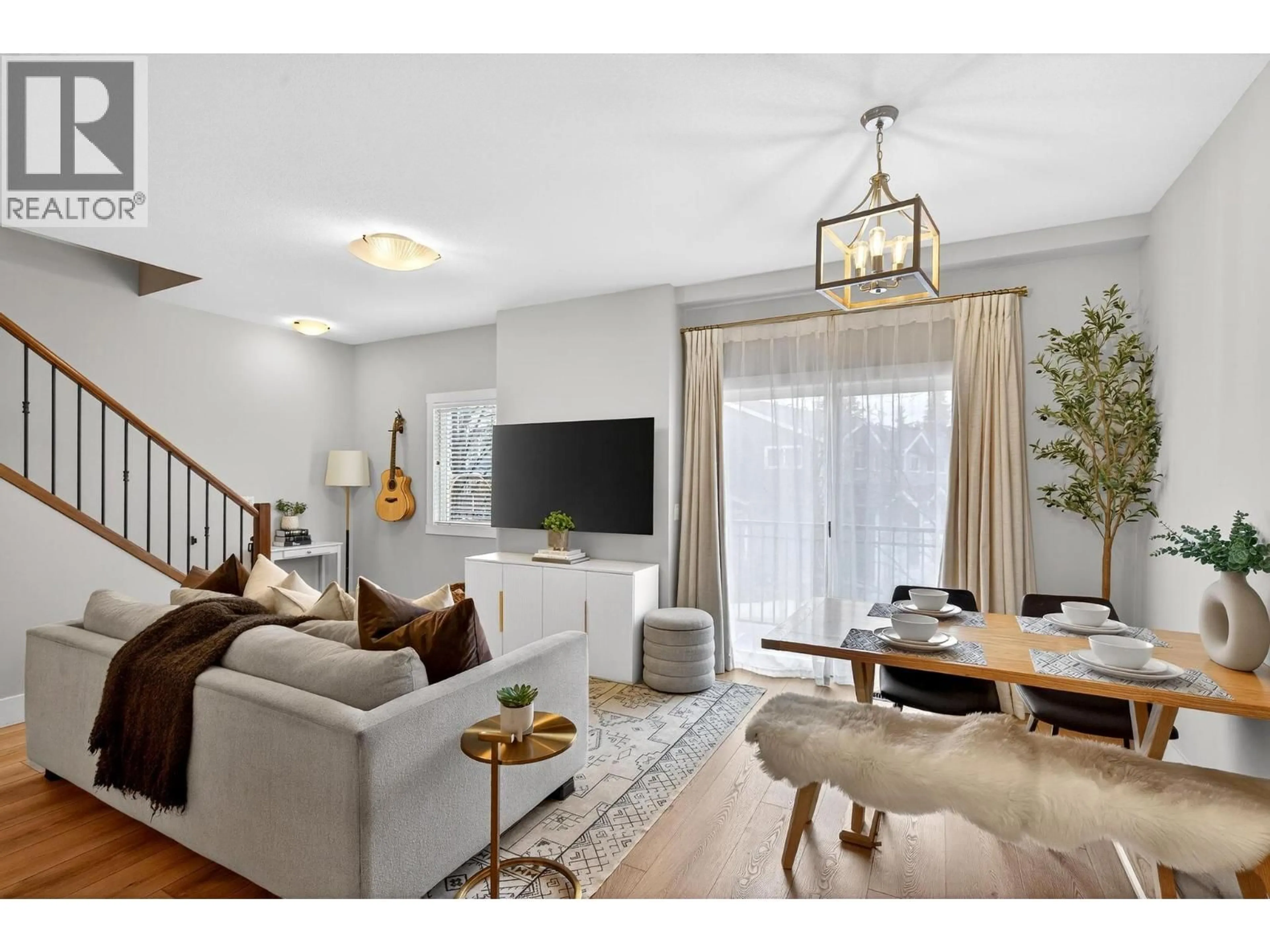 Living room with furniture, unknown for 71 - 600 BOYNTON PLACE, Kelowna British Columbia V1V3B8