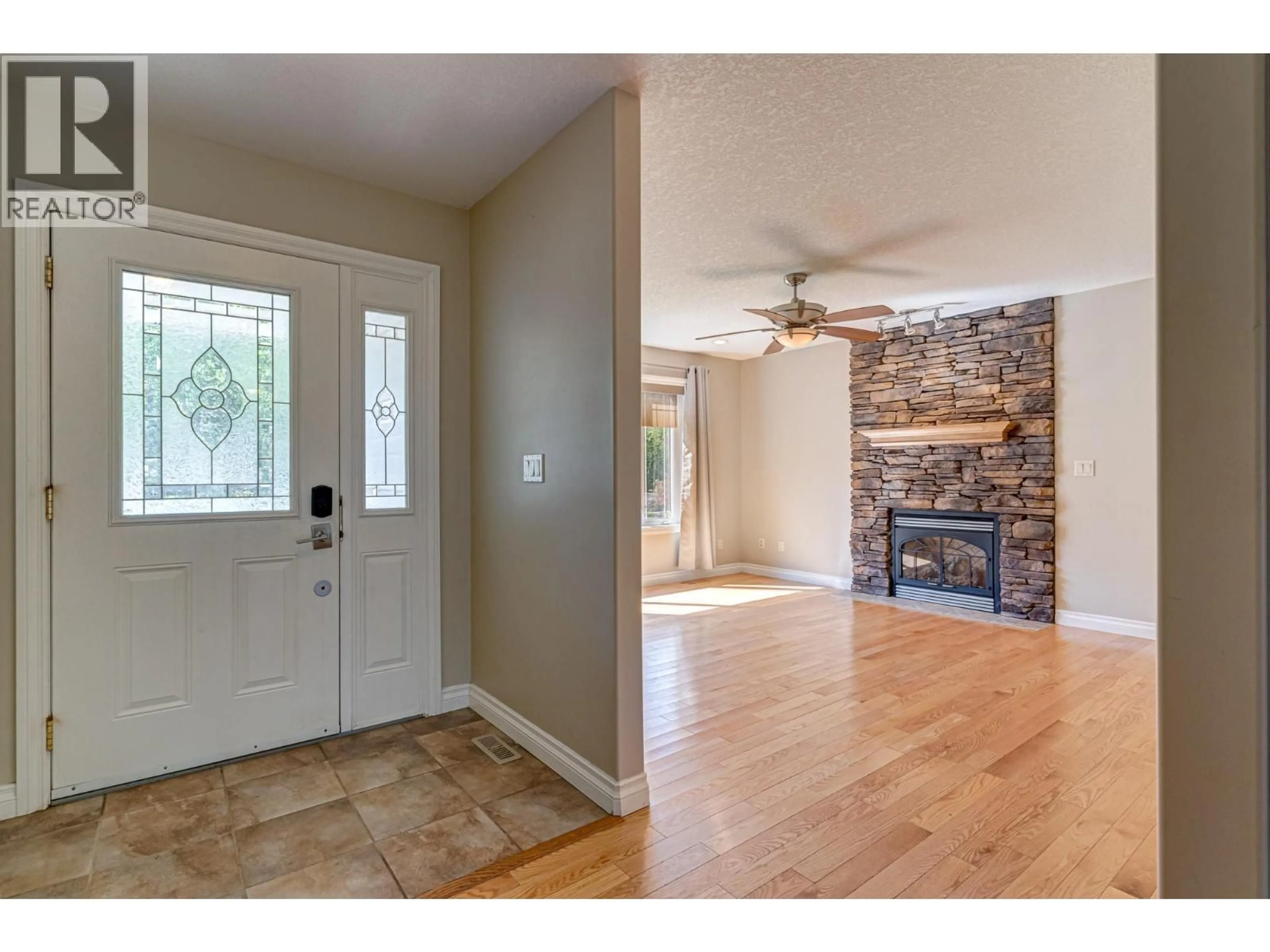 Indoor entryway for 5 CALEDONIA PLACE, Elkford British Columbia V0B1H0