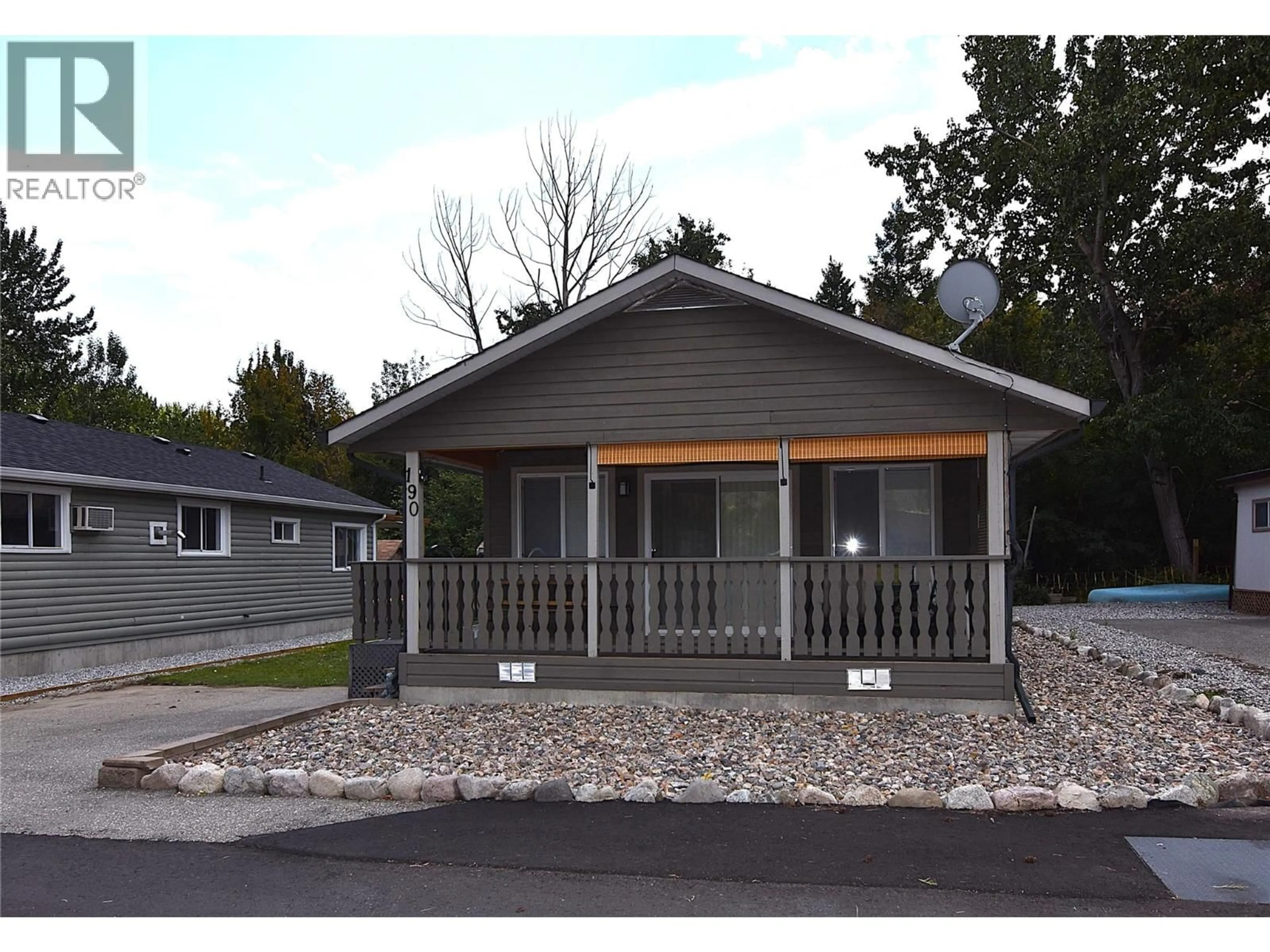Home with vinyl exterior material, street for 190 FALCON AVENUE, Vernon British Columbia V1H2A1
