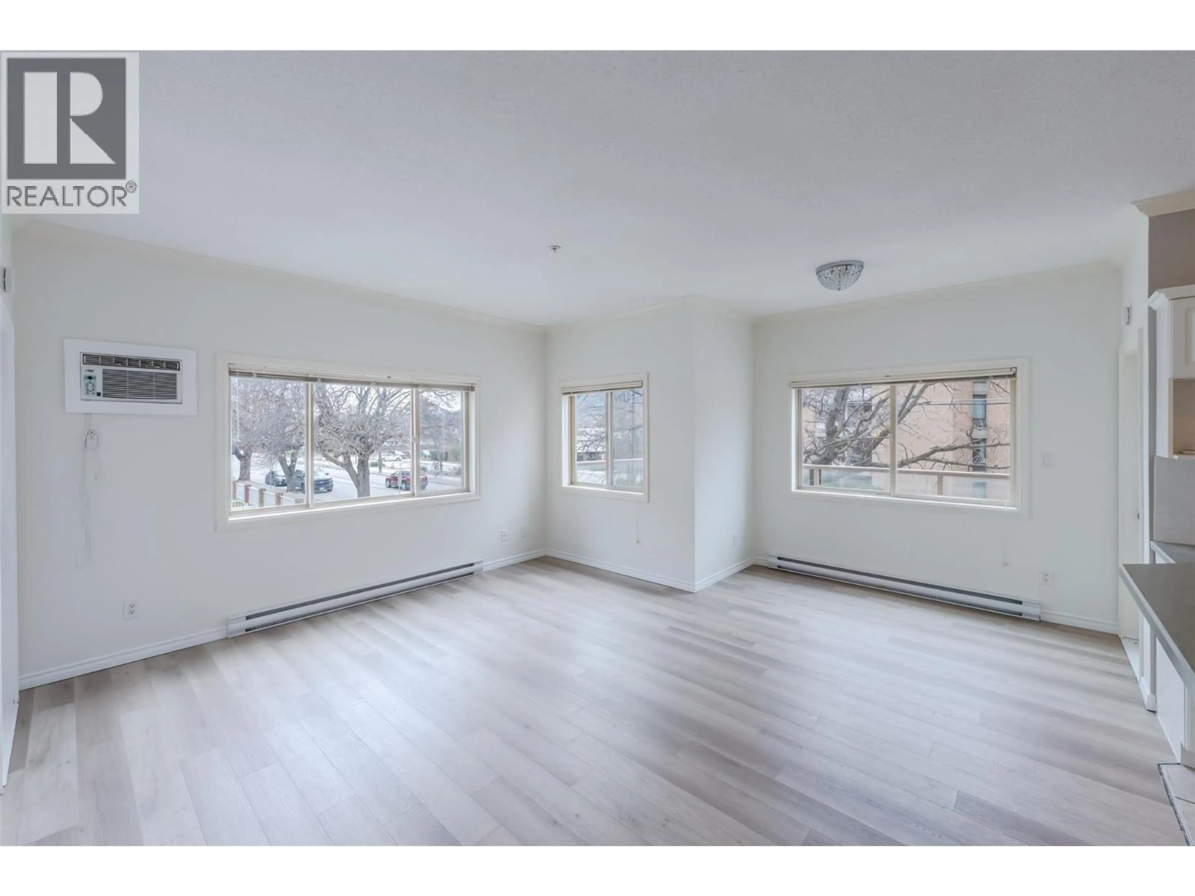 A pic of a room for 208 - 196 WADE AVENUE, Penticton British Columbia V2A1T6