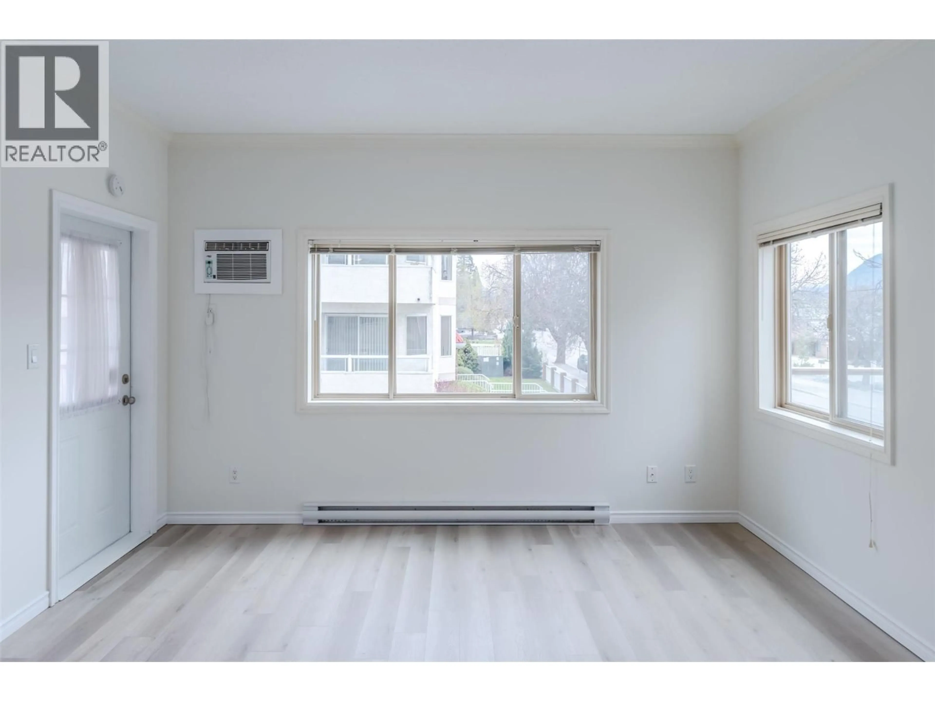 A pic of a room for 208 - 196 WADE AVENUE, Penticton British Columbia V2A1T6