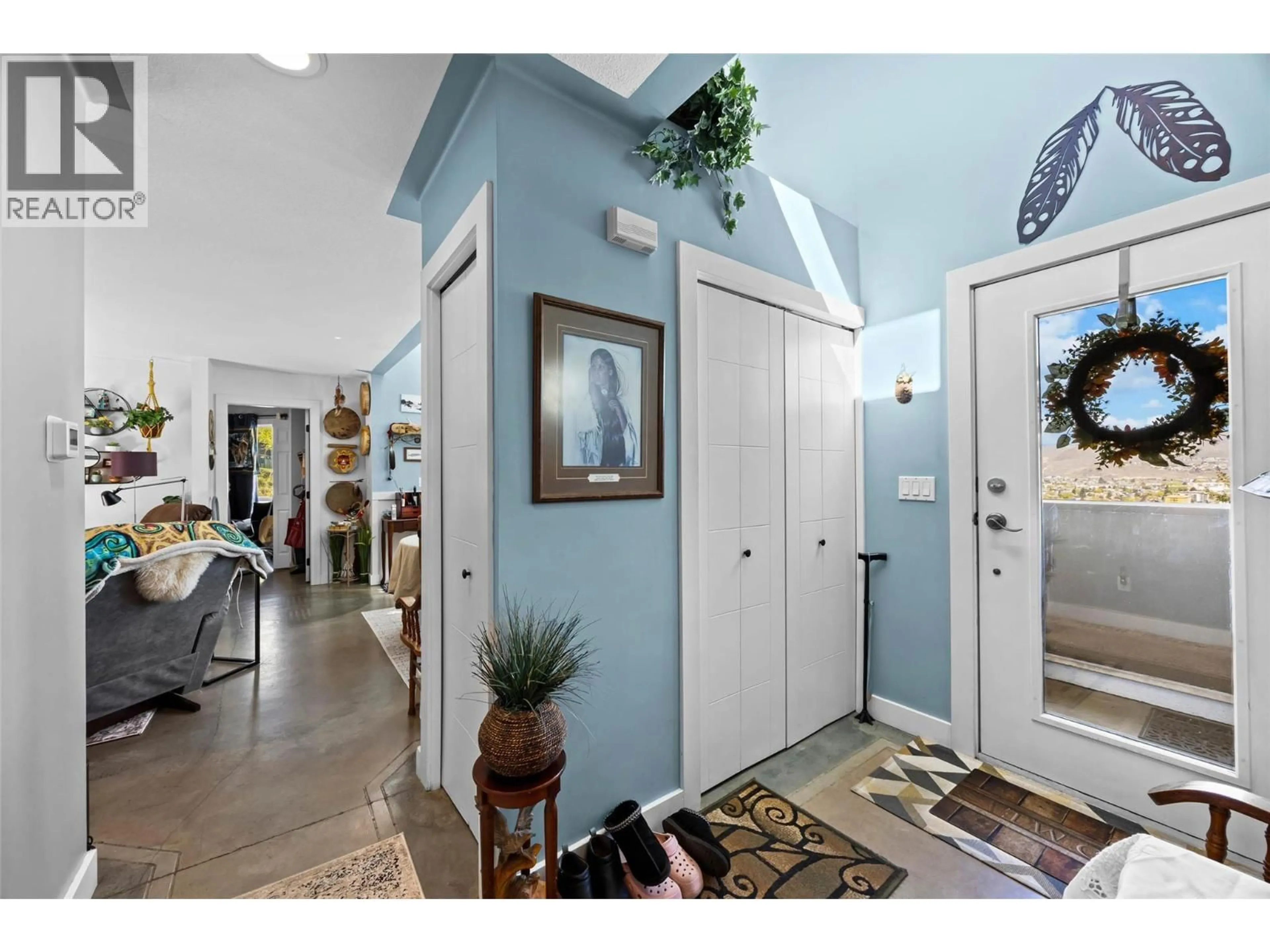 Indoor entryway for 707 CHAPARRAL PLACE, Kamloops British Columbia V2C5Y3